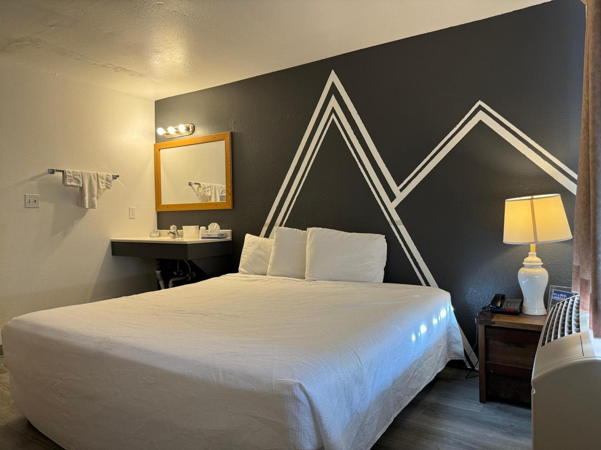 The Junction Hotel and Hostel photo 20