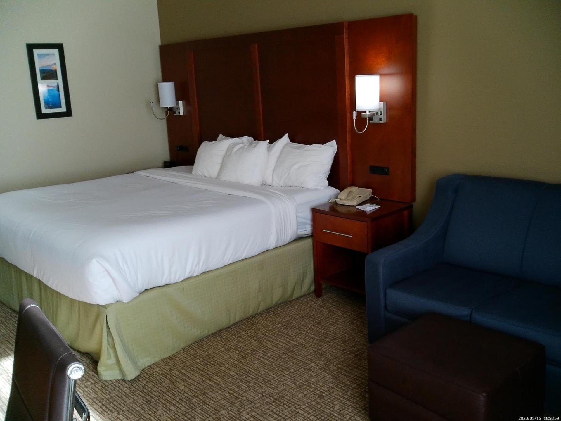 Wingate by Wyndham Buckhannon photo 6