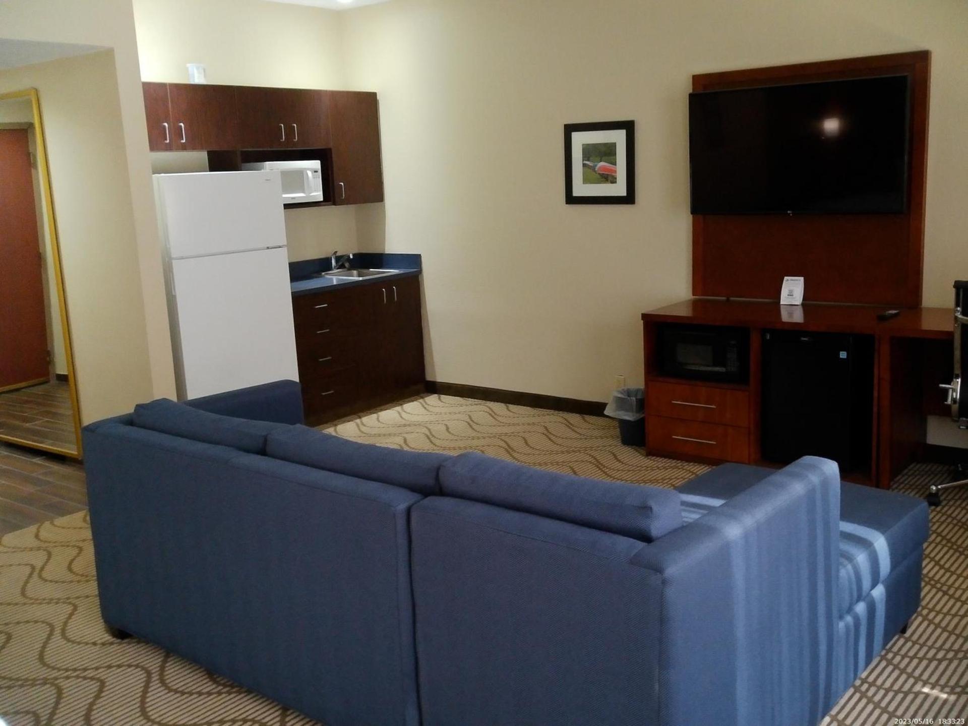 Wingate by Wyndham Buckhannon photo 7