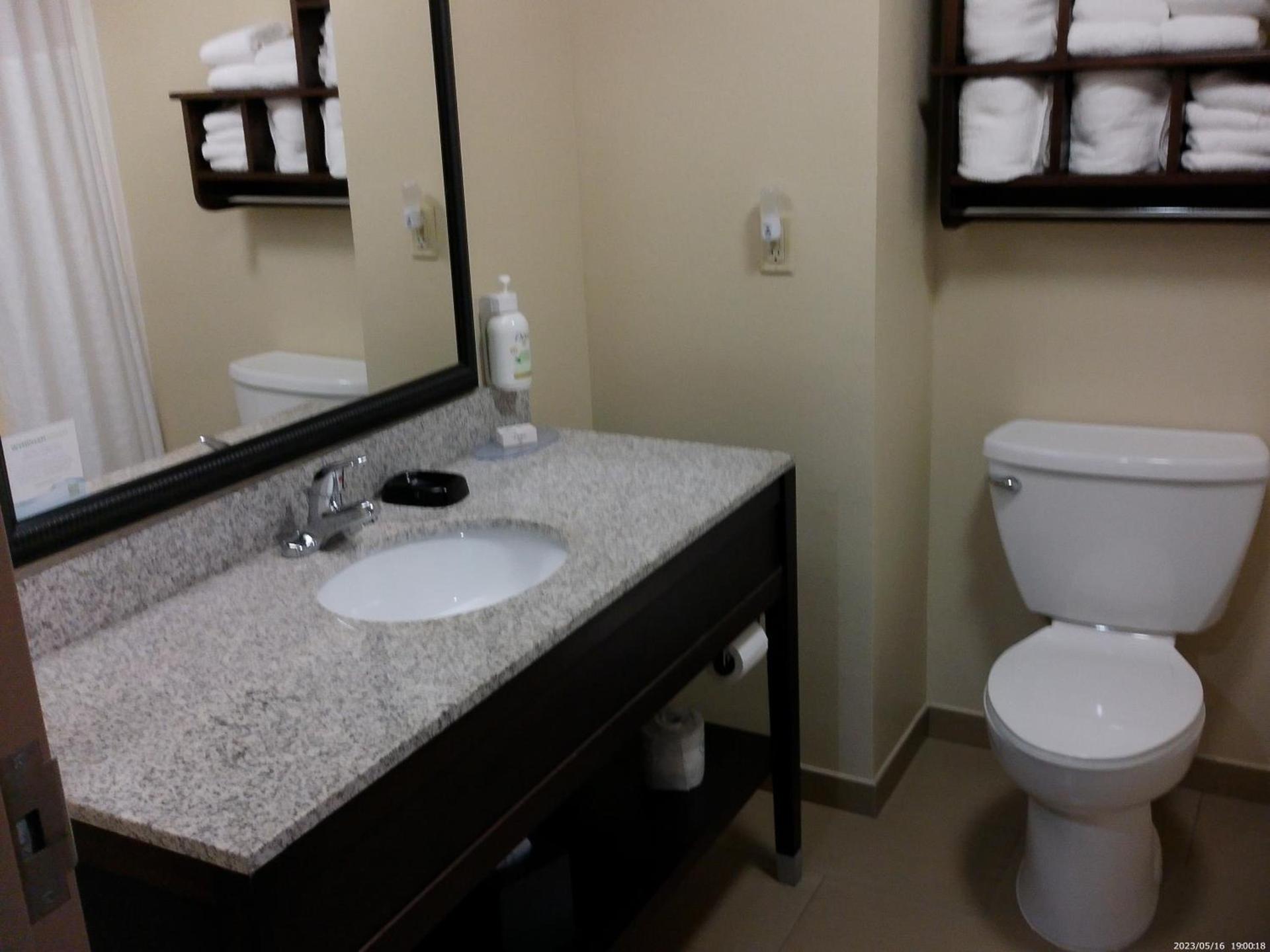 Wingate by Wyndham Buckhannon photo 10