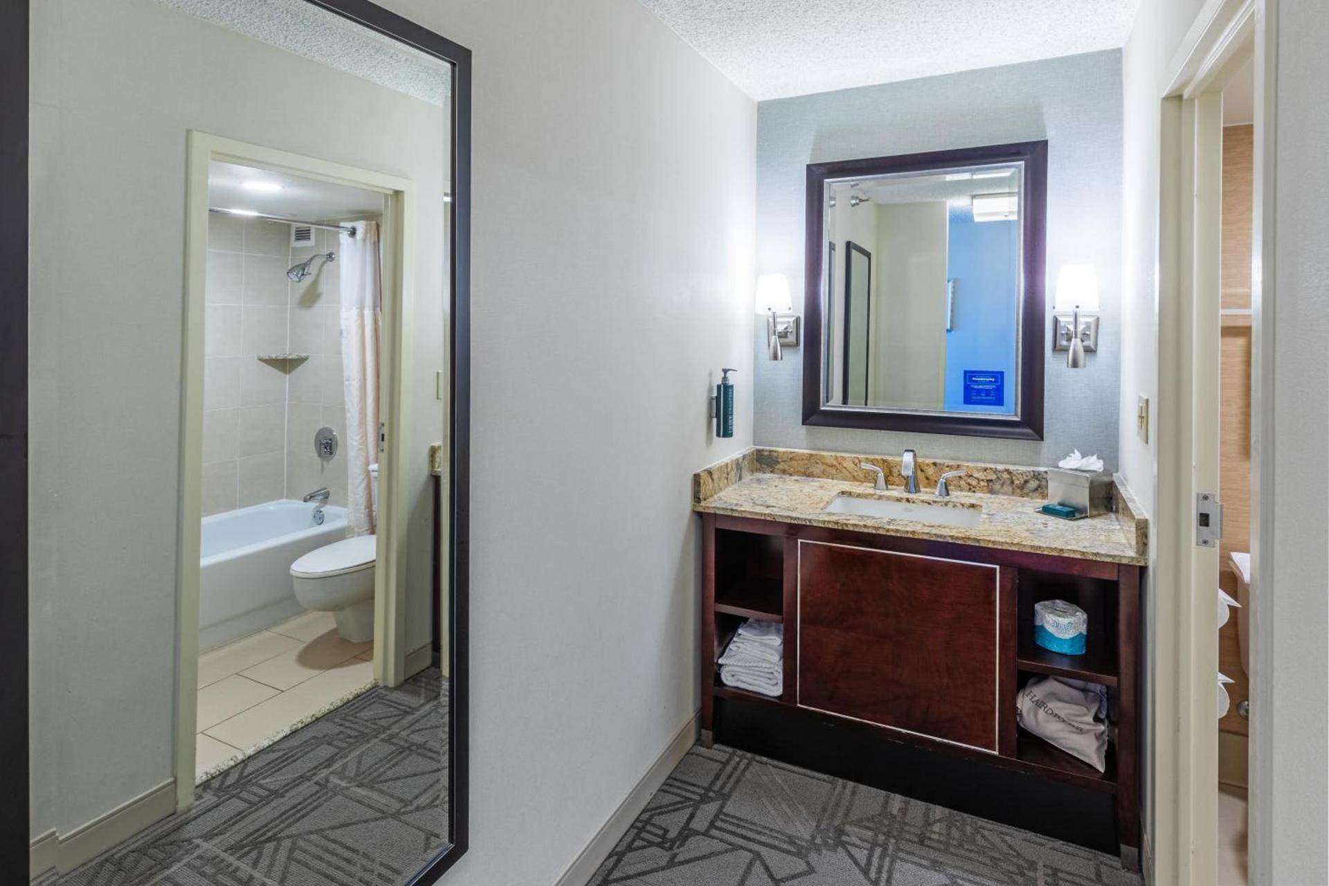 DoubleTree by Hilton Tulsa Downtown photo 8