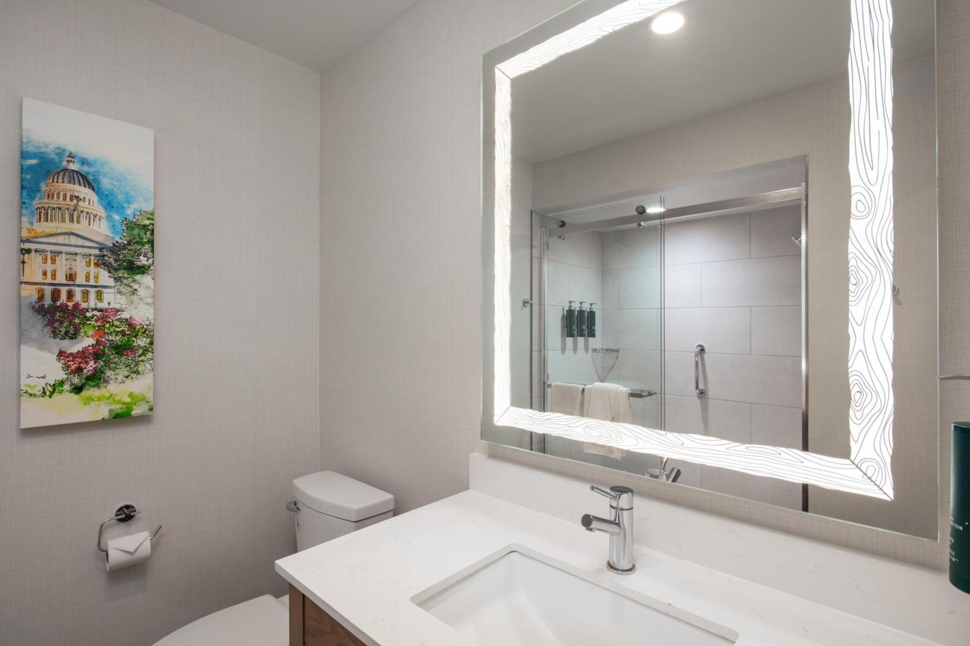 DoubleTree By Hilton Sacramento photo 57