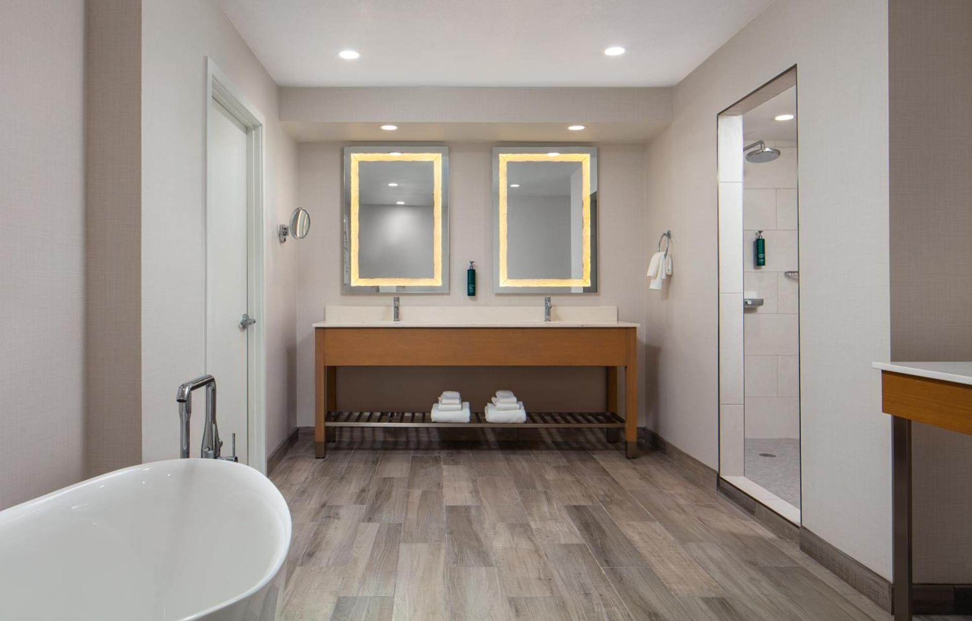 DoubleTree By Hilton Sacramento photo 58