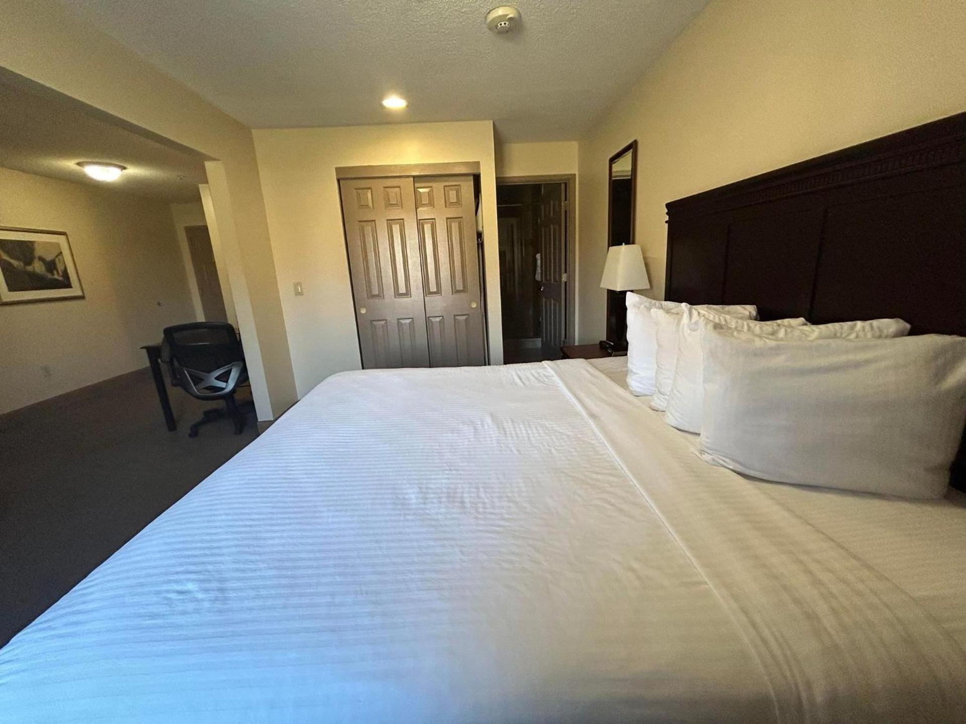 Ashley Quarters Hotel Airport-Cincinnati photo 3