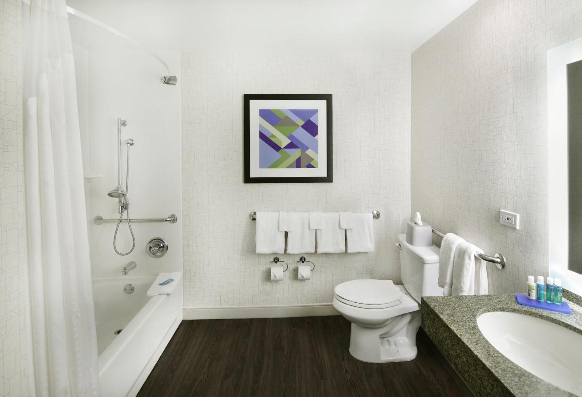 Holiday Inn Express Hotel & Suites Fisherman's Wharf by IHG photo 4