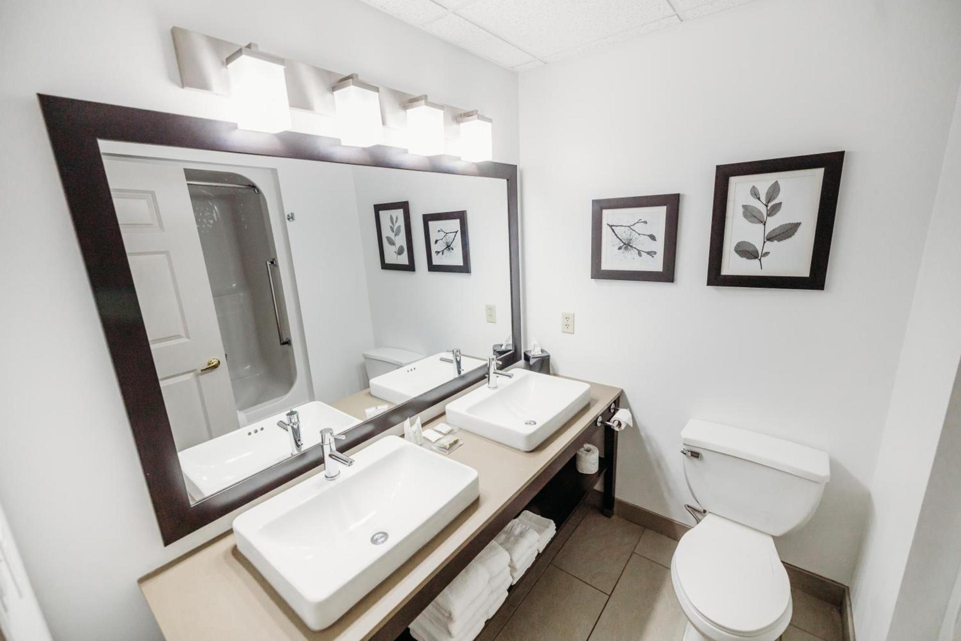 Parkview Inn & Suites, Lancaster Amish Country, PA photo 20