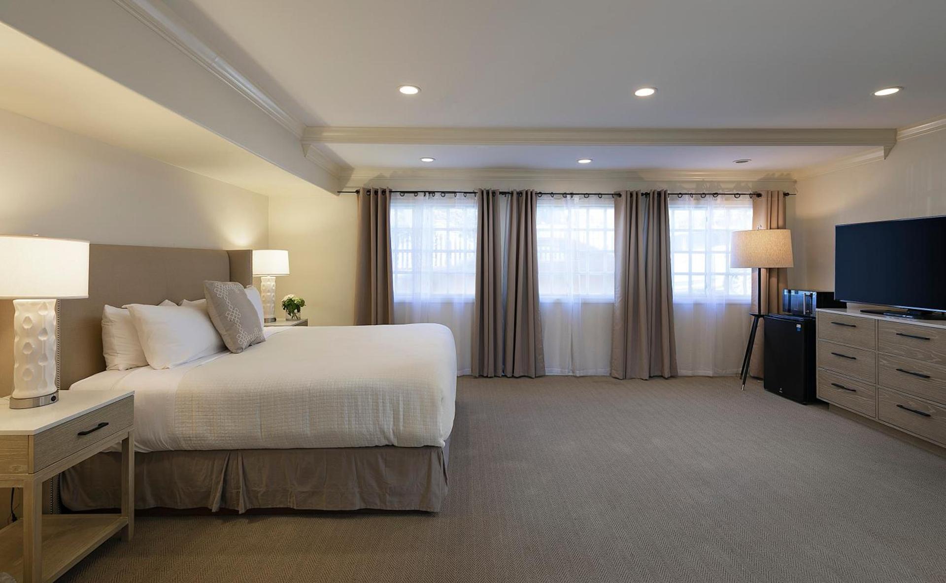 Pelican Inn & Suites photo 23