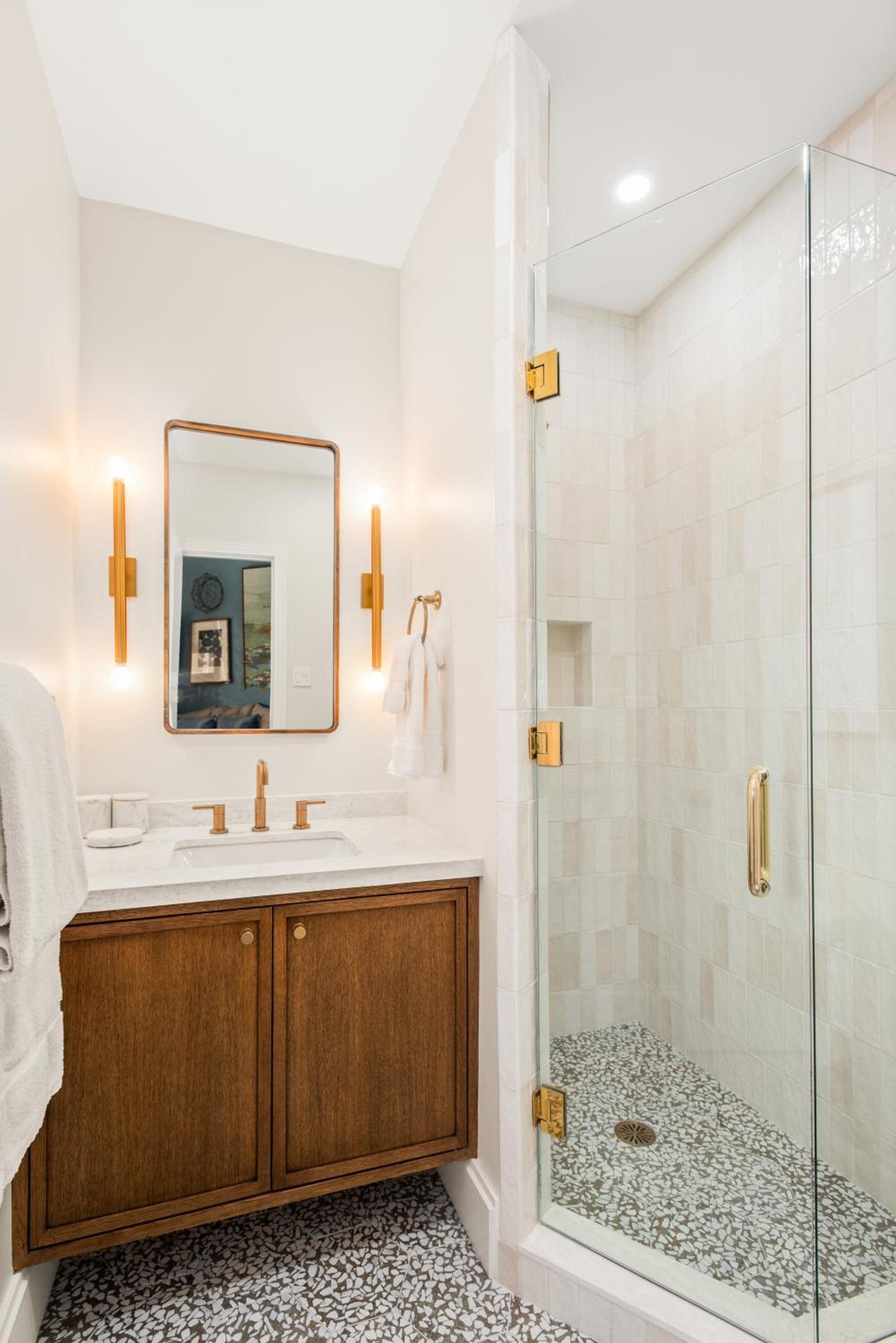 Independence Square 205, Stylish Hotel Room with AC, Great Location in Aspen photo 10