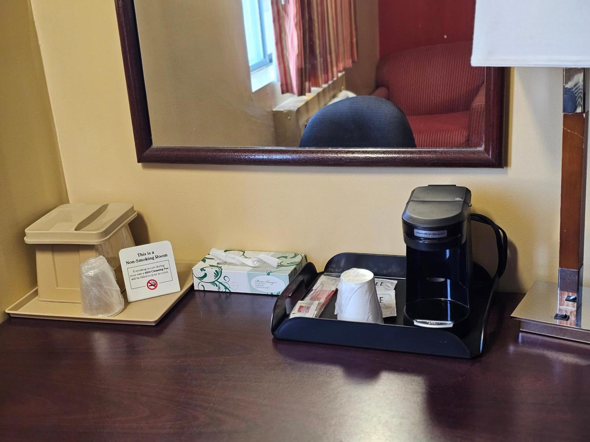 Budgetel inn & Suites photo 7