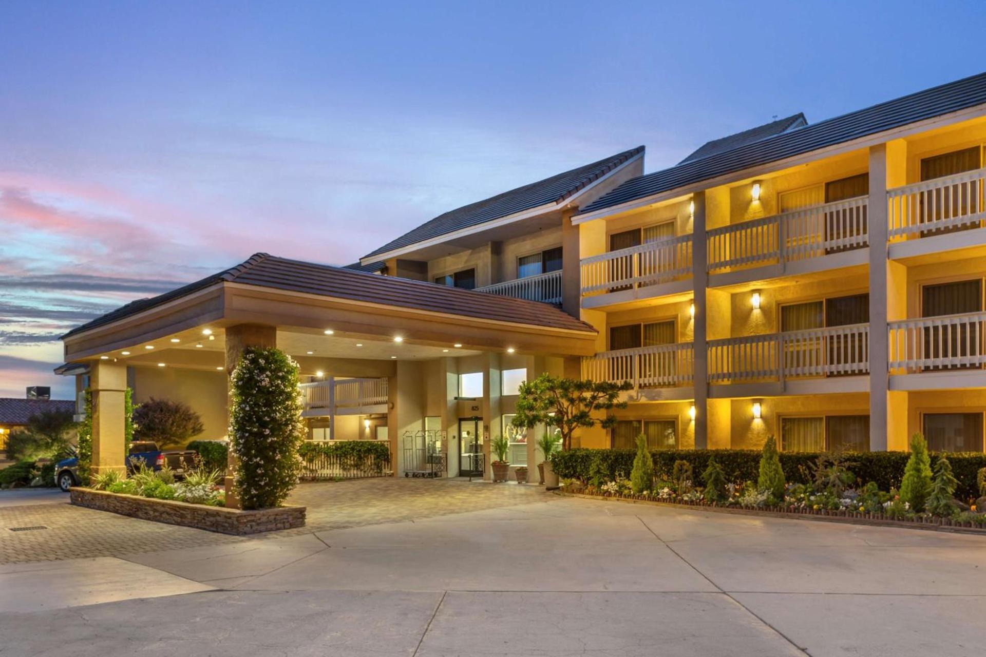 Best Western Plus Monterey Inn photo 9