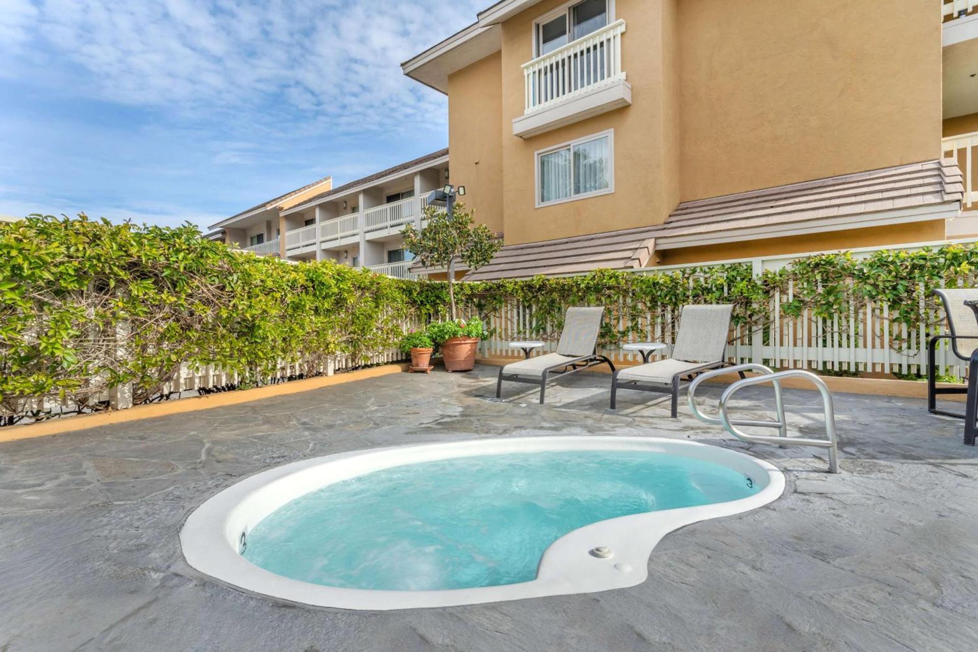Best Western Plus Monterey Inn photo 57