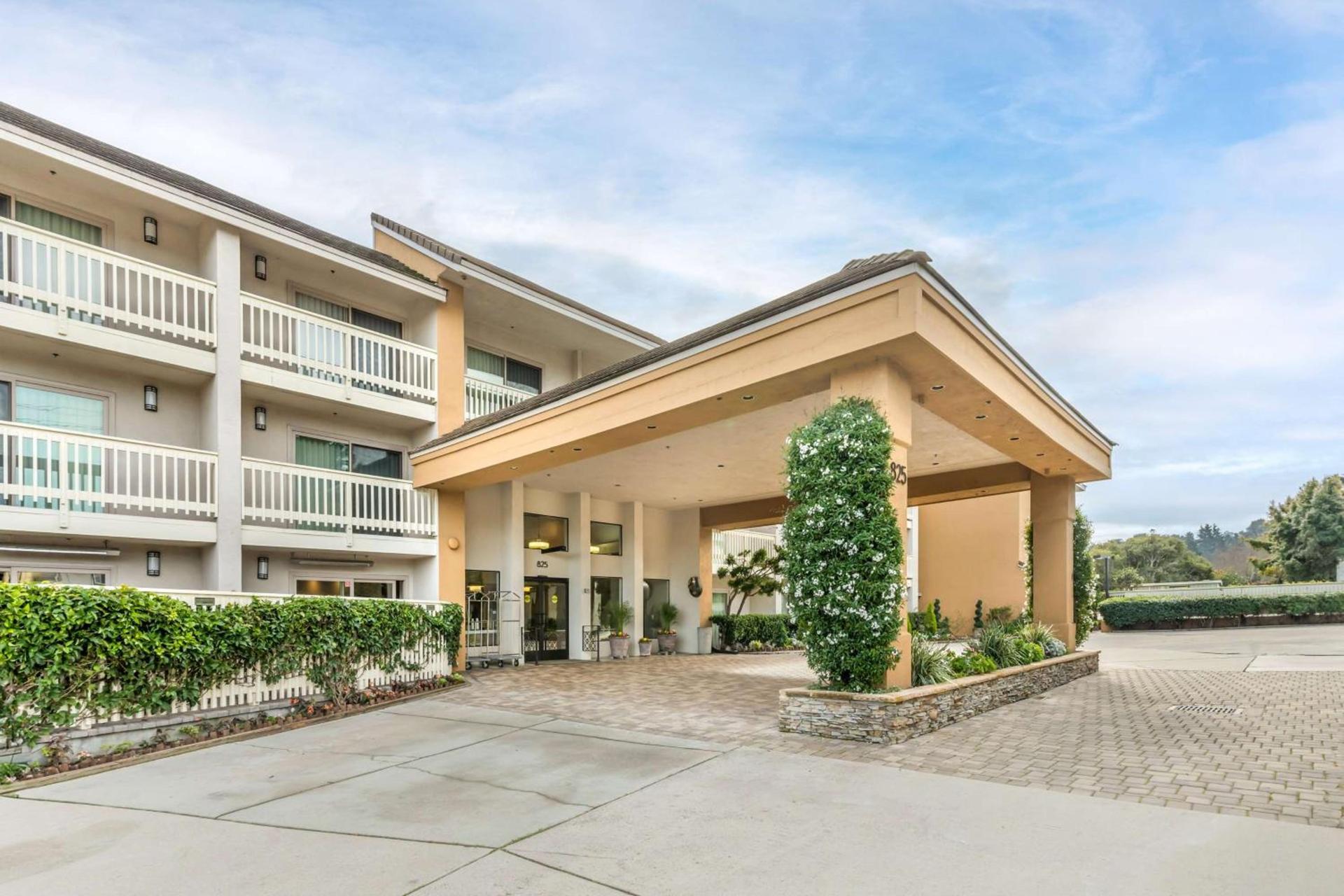 Best Western Plus Monterey Inn photo 10
