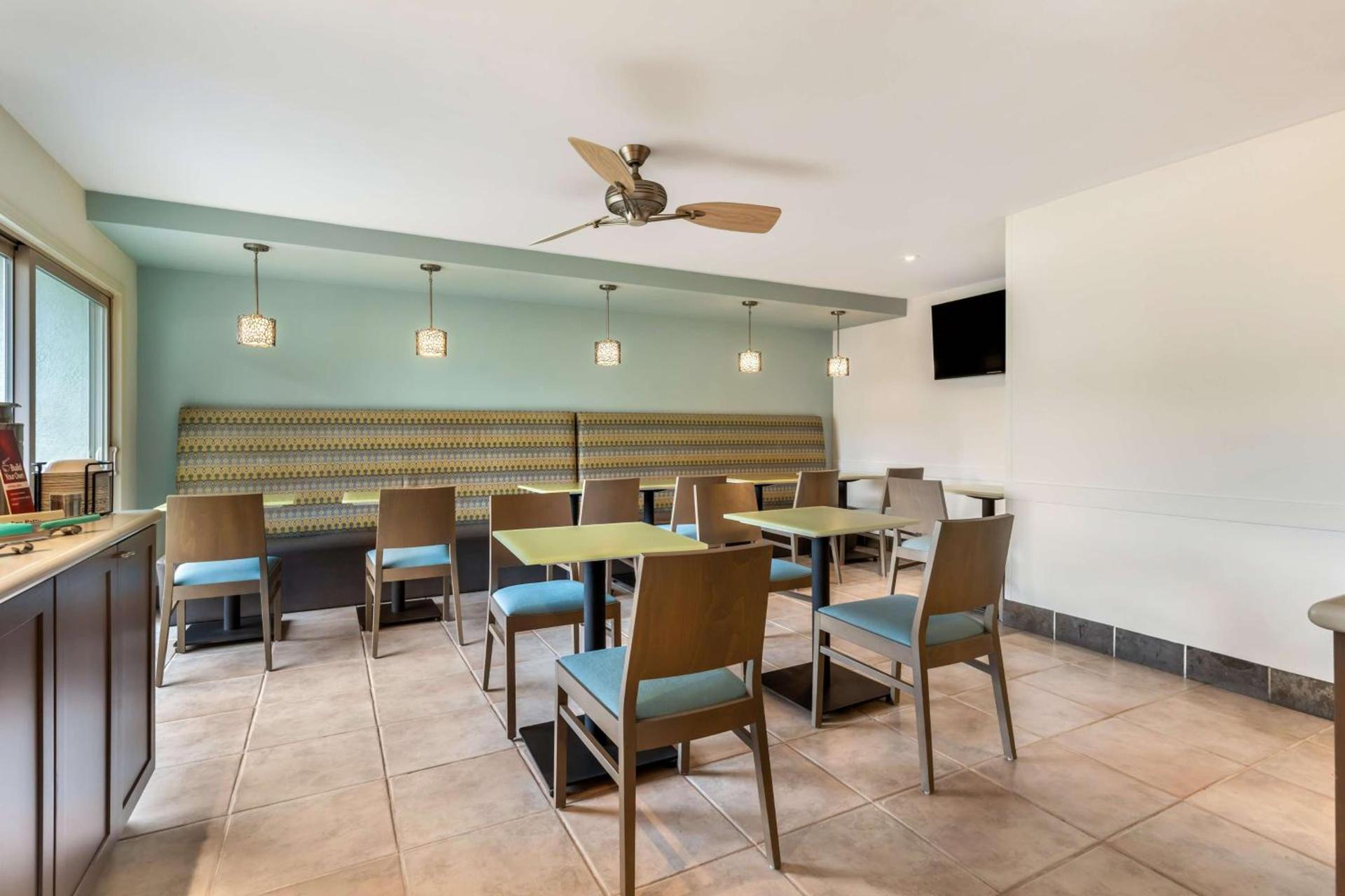 Best Western Plus Monterey Inn photo 56