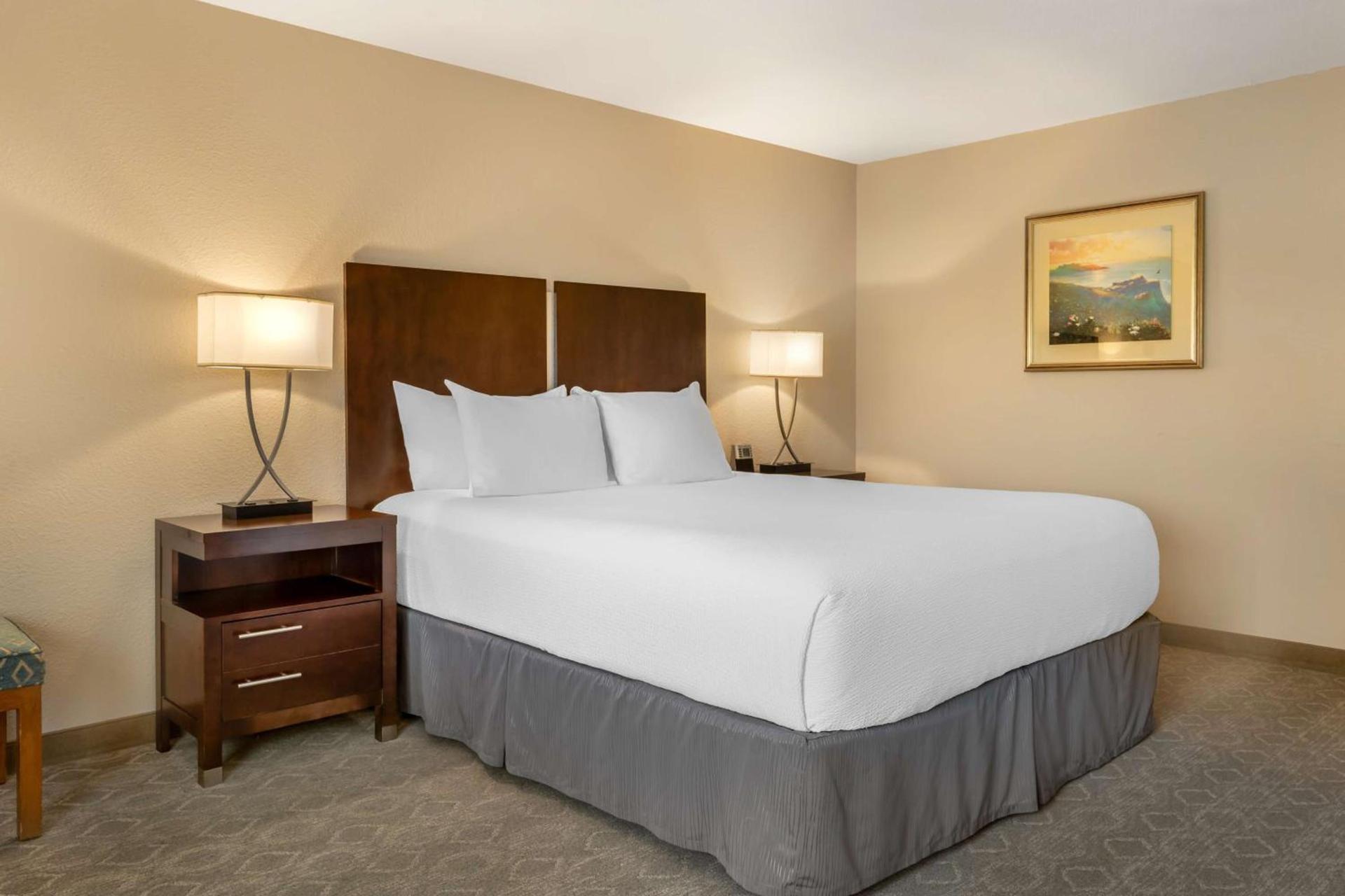 Best Western Plus Monterey Inn photo 17