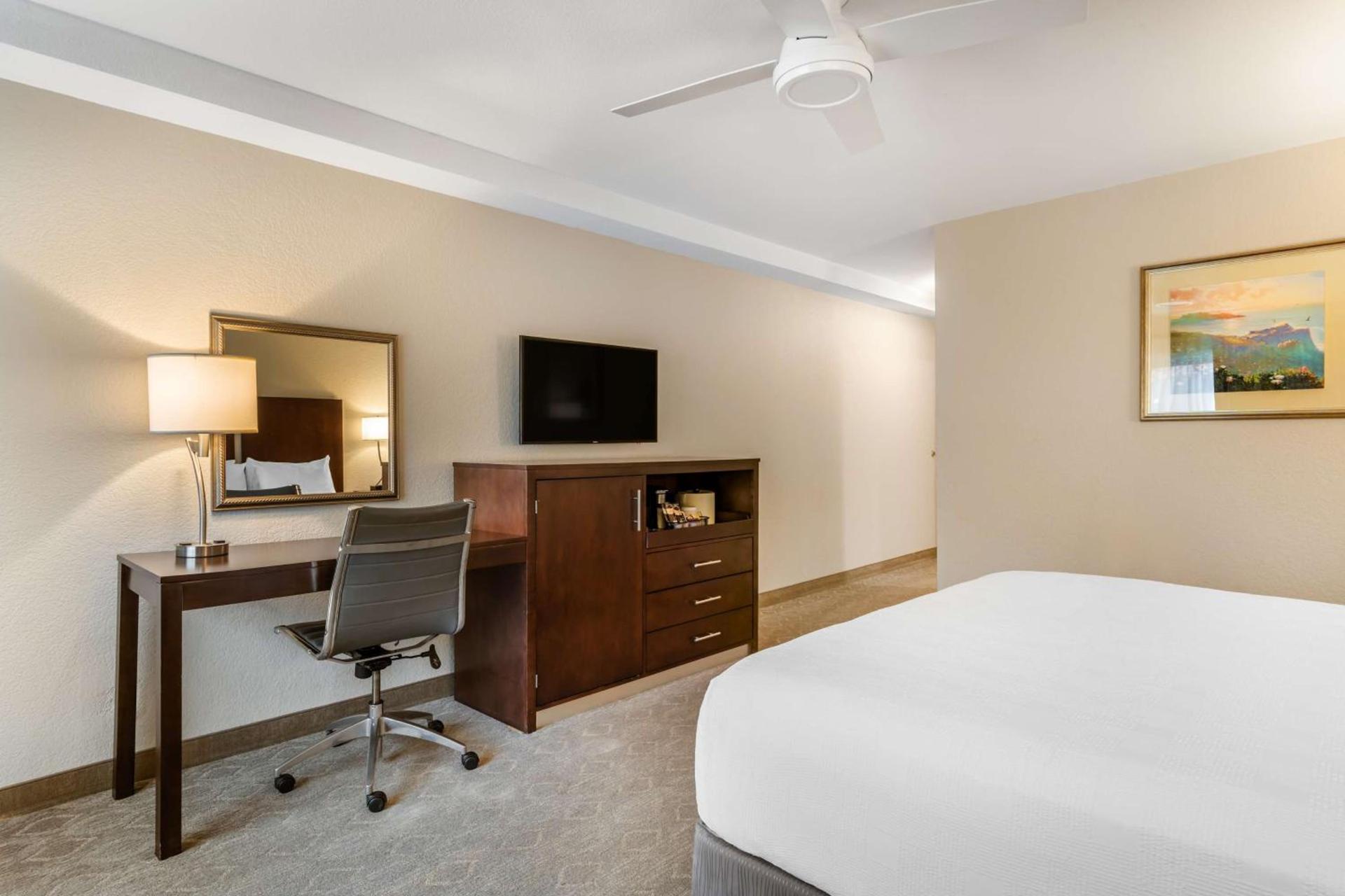 Best Western Plus Monterey Inn photo 23