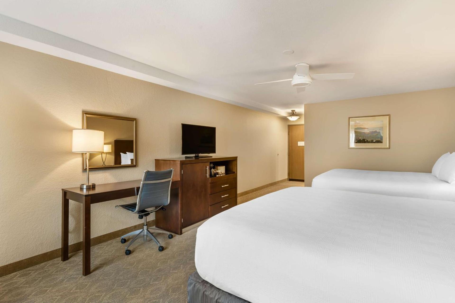 Best Western Plus Monterey Inn photo 28