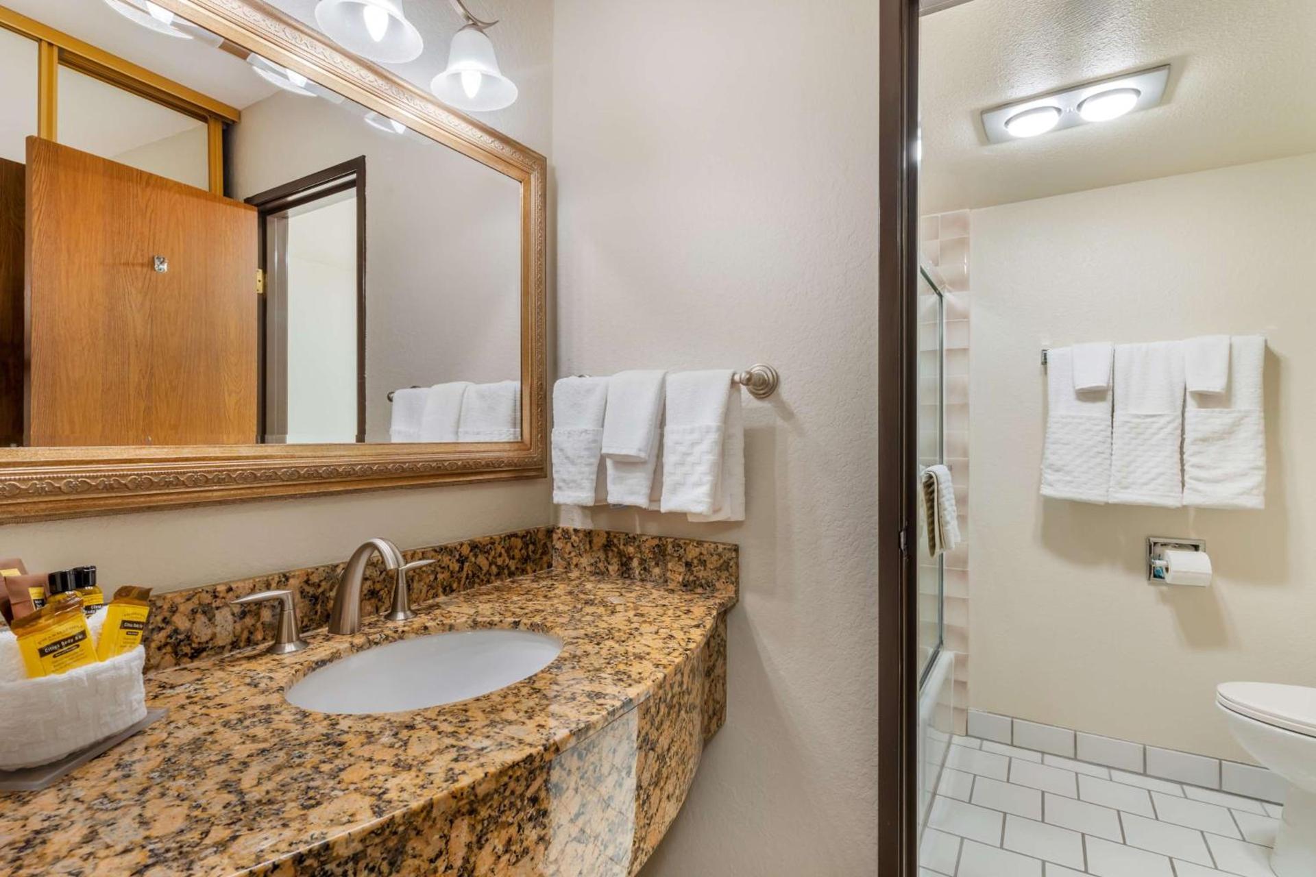 Best Western Plus Monterey Inn photo 48