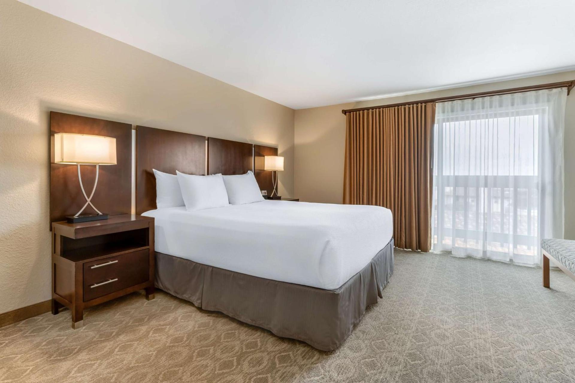 Best Western Plus Monterey Inn photo 31