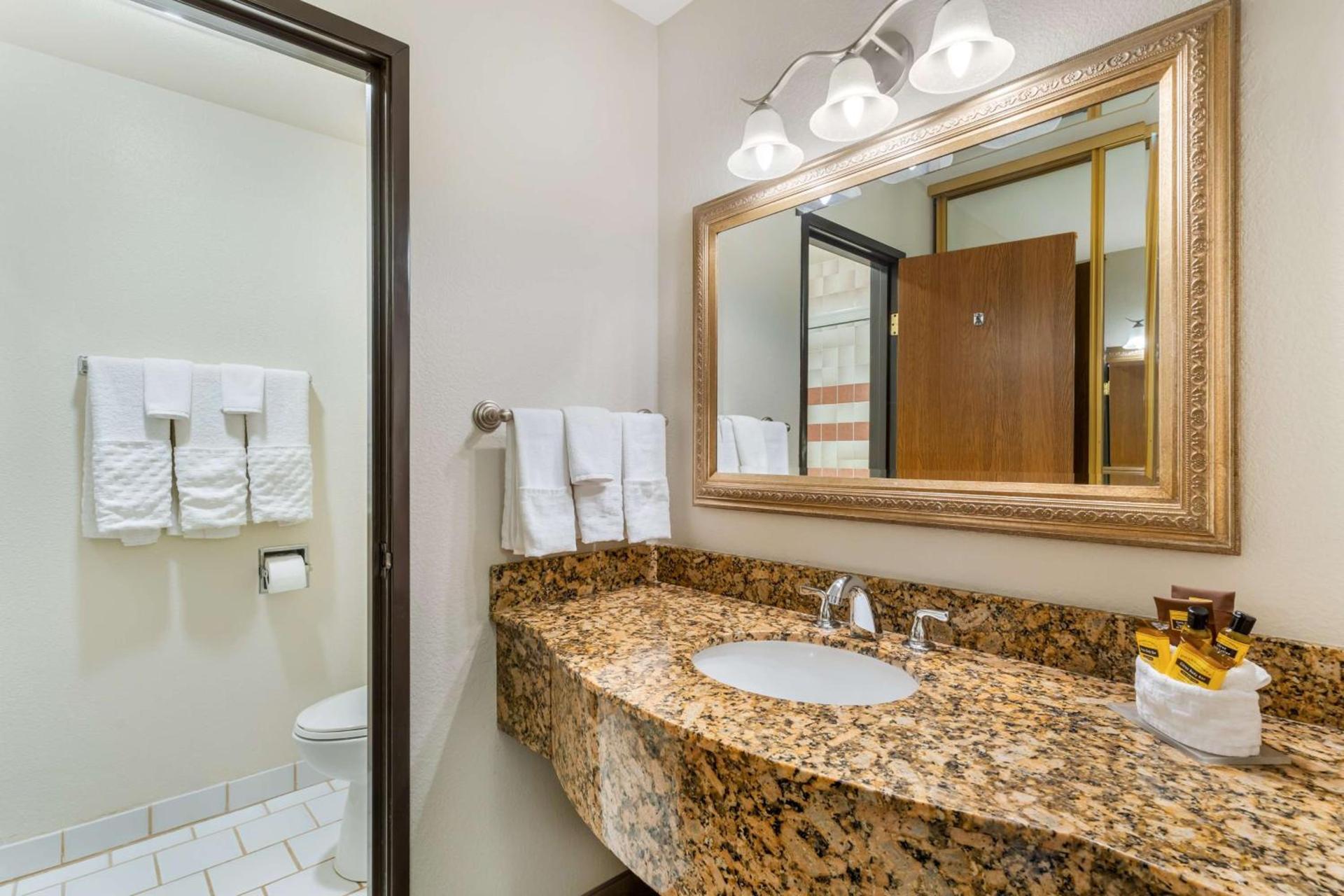 Best Western Plus Monterey Inn photo 51