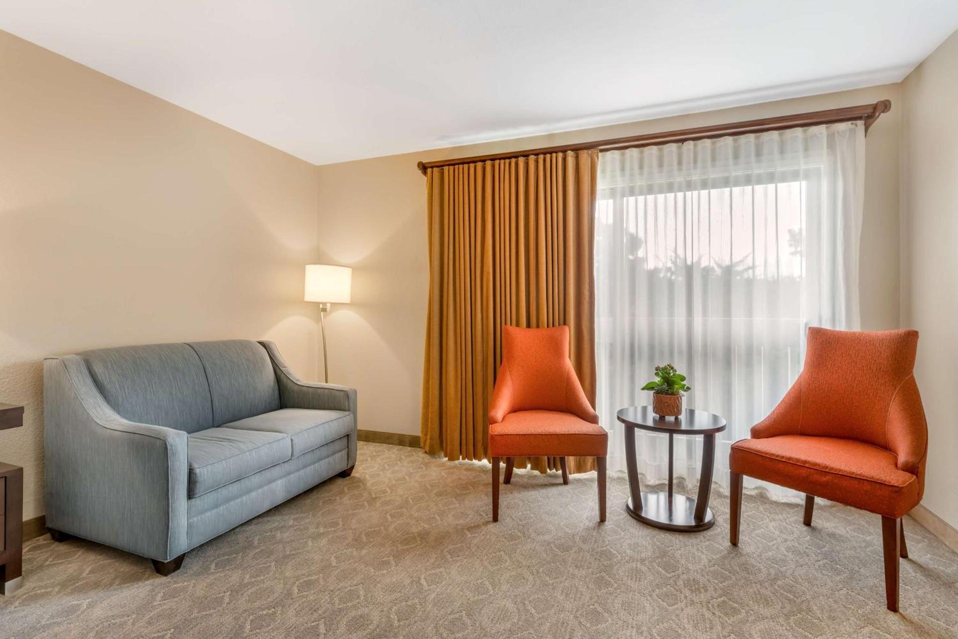 Best Western Plus Monterey Inn photo 44