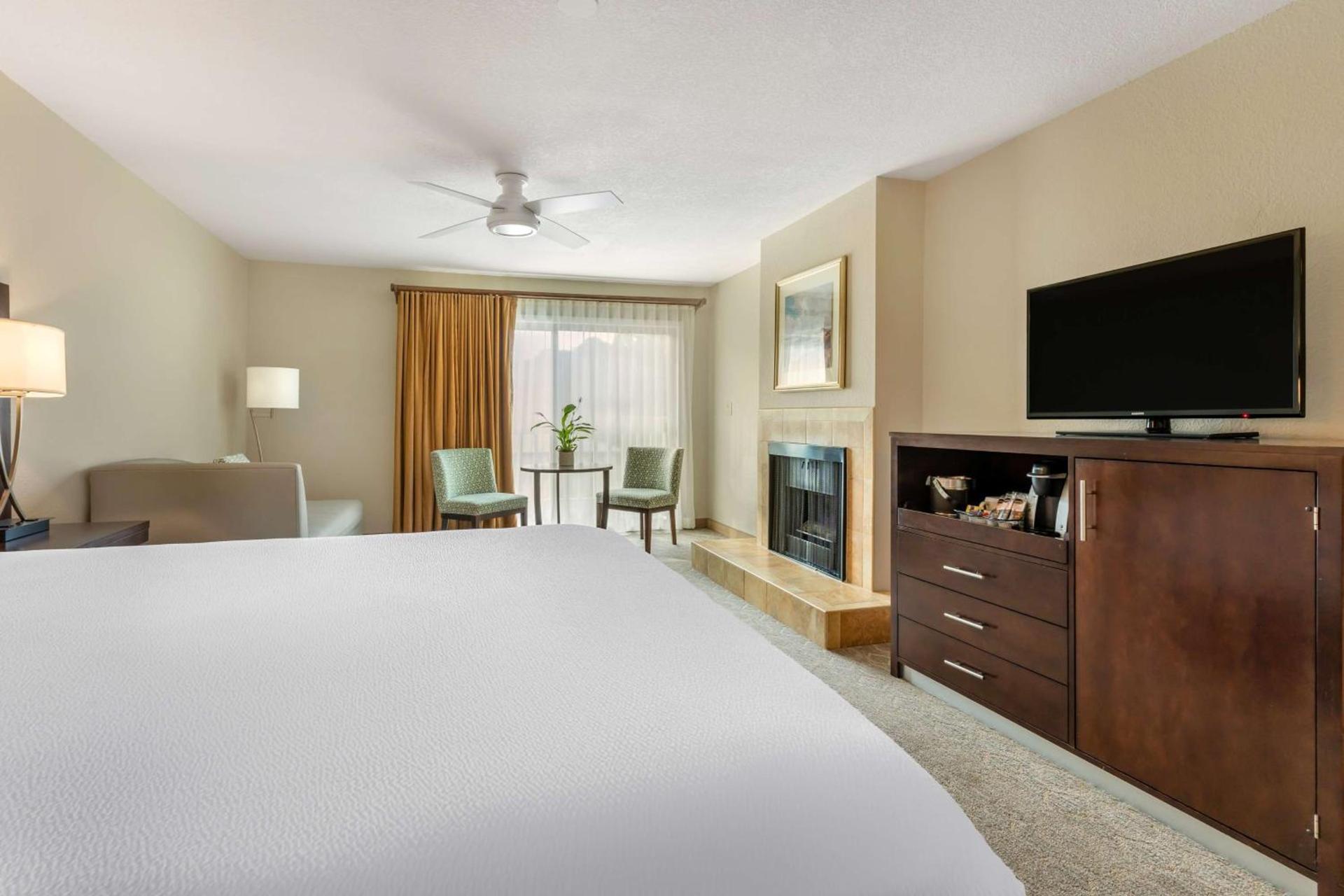 Best Western Plus Monterey Inn photo 5