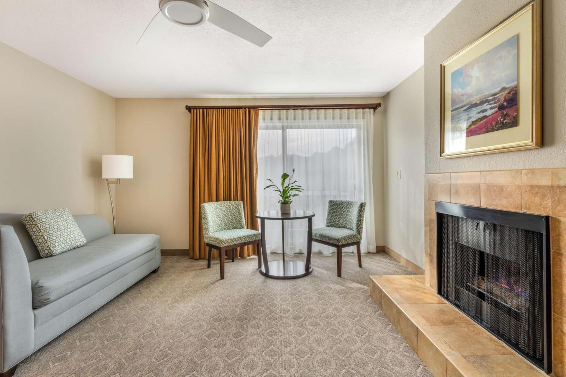 Best Western Plus Monterey Inn photo 37