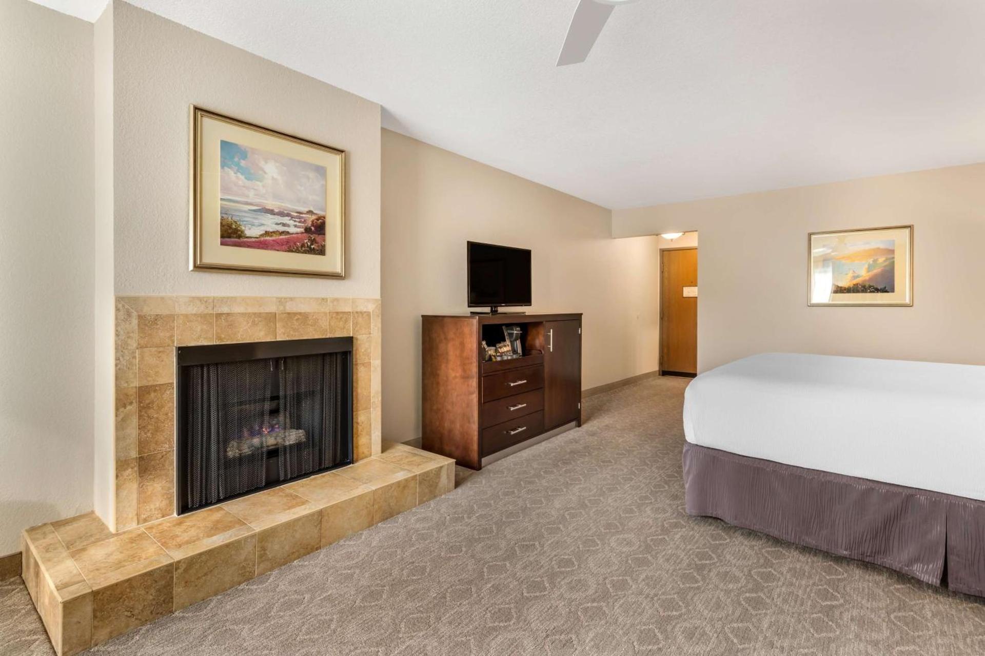 Best Western Plus Monterey Inn photo 46