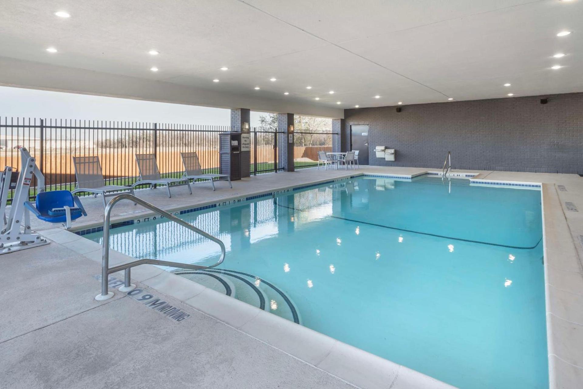 Best Western Plus Stephenville Inn photo 2