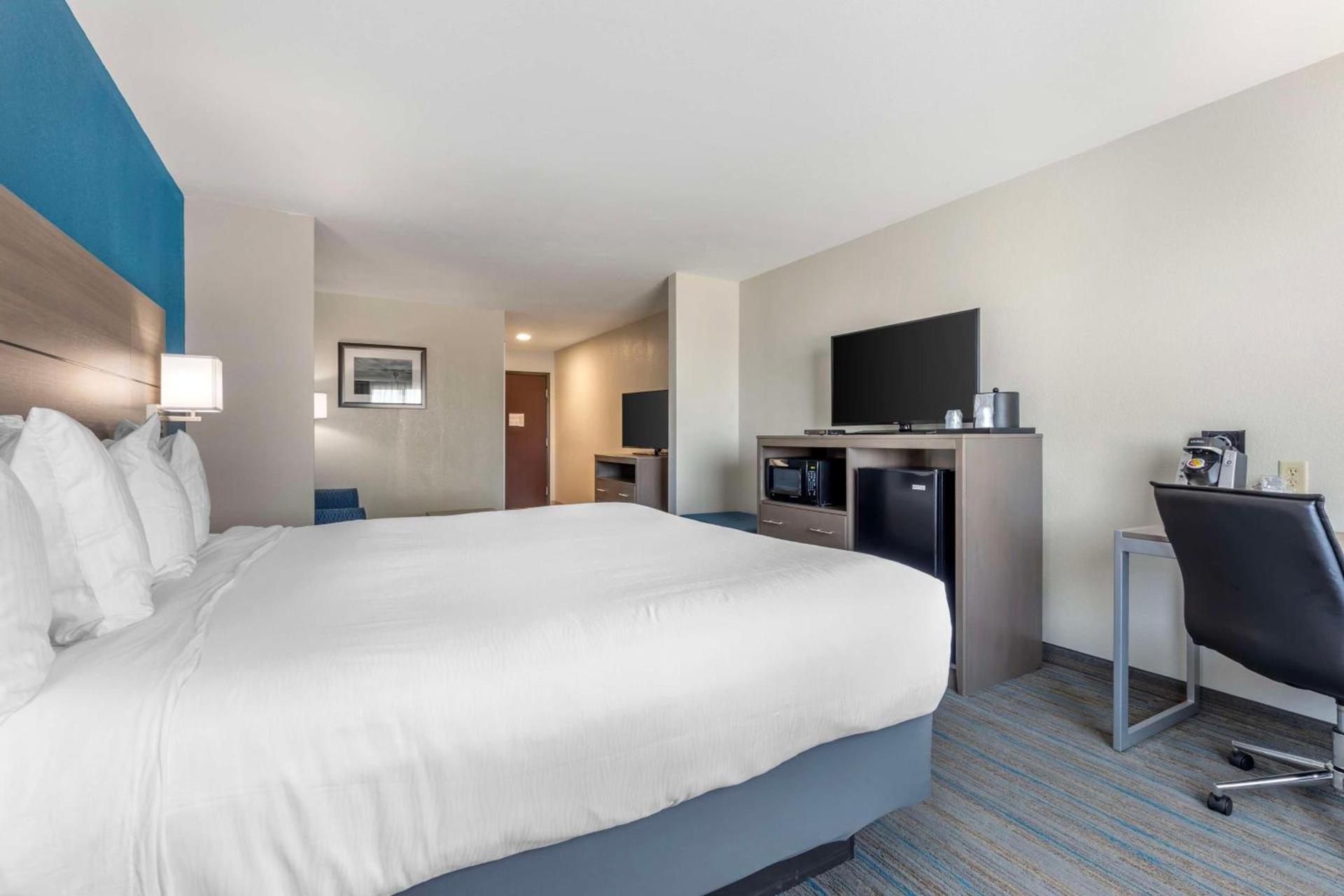 Best Western Plus Stephenville Inn photo 17