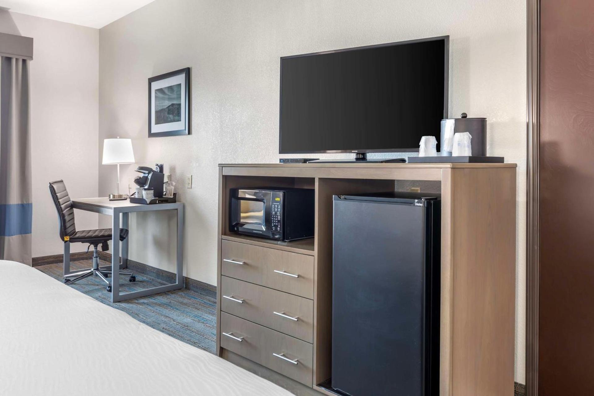 Best Western Plus Stephenville Inn photo 24