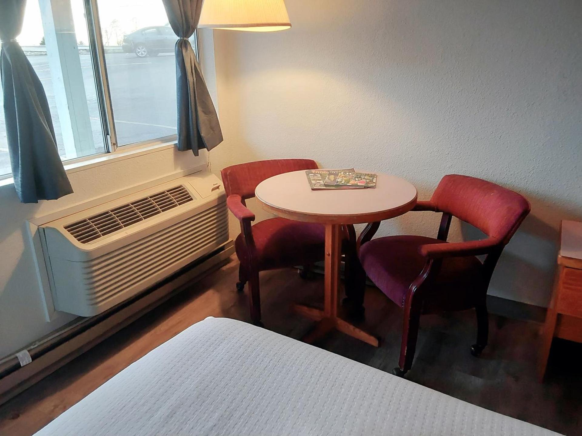 Harbor Inn photo 4