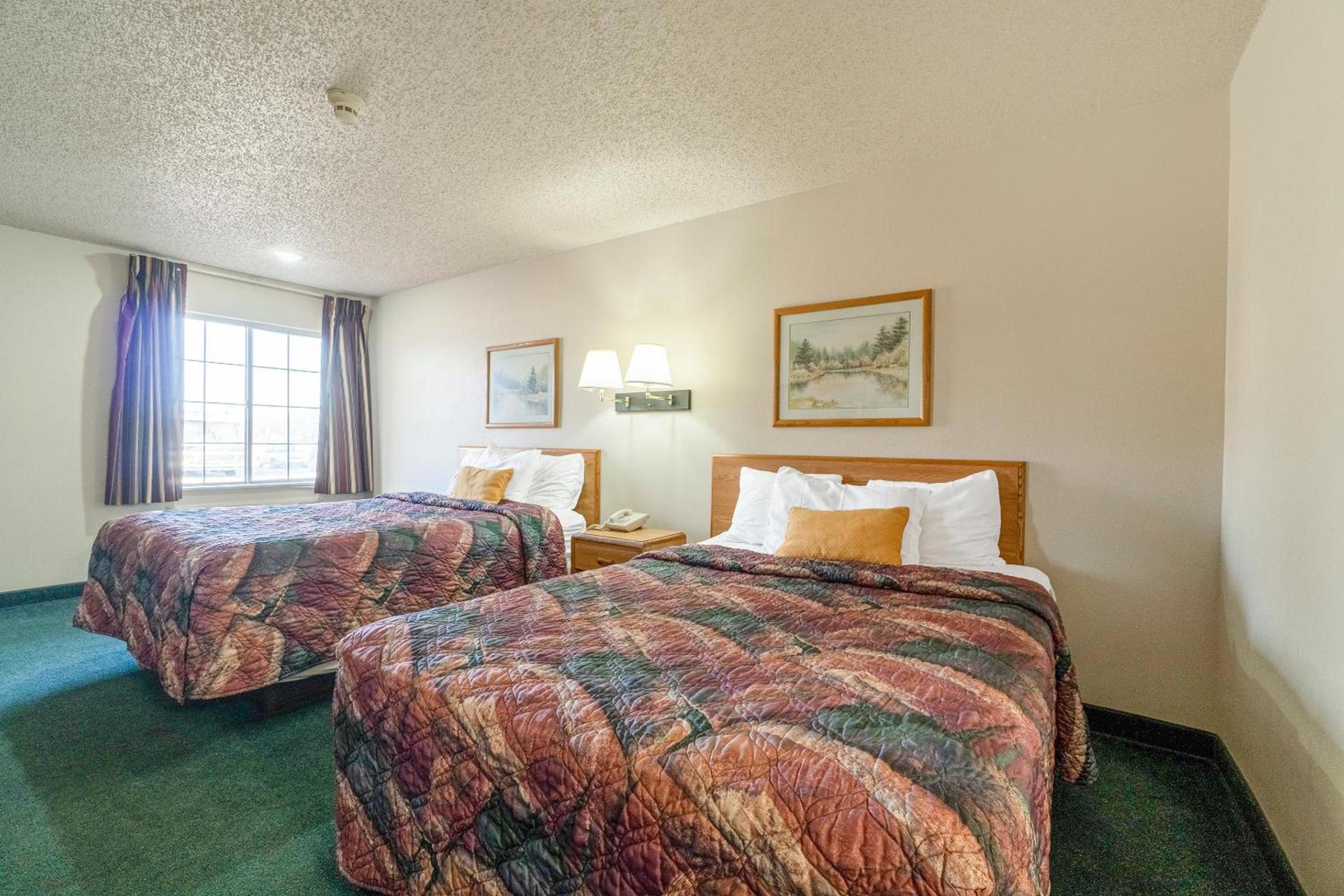 HomeTown Inn By OYO Texhoma, OK photo 68