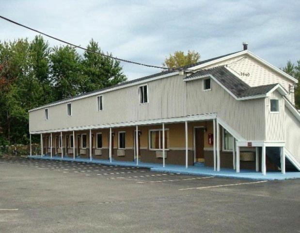 Red Carpet Inn Orchard Park photo 5