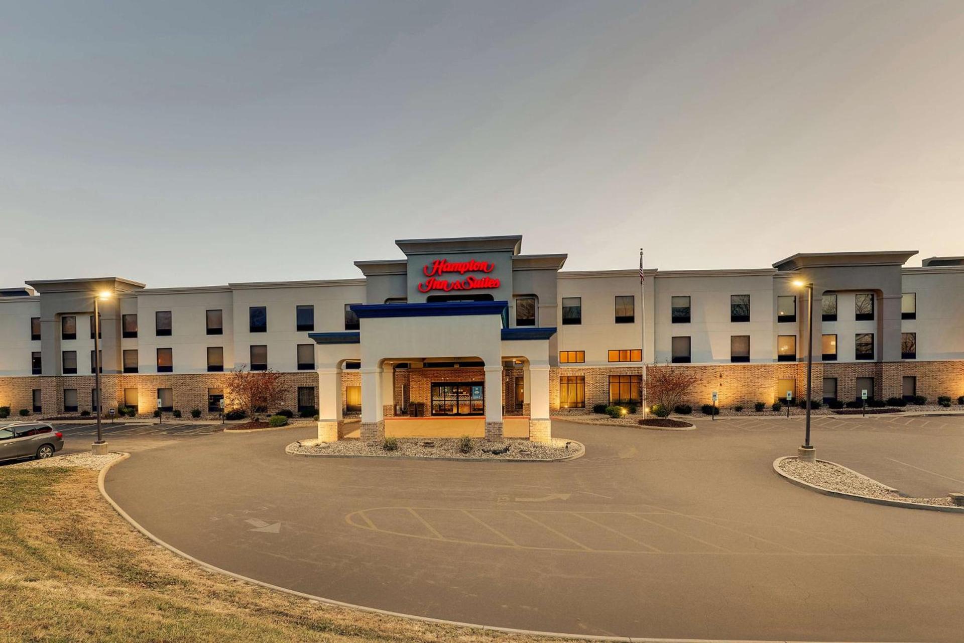 Hampton Inn & Suites St. Louis - Edwardsville photo 2