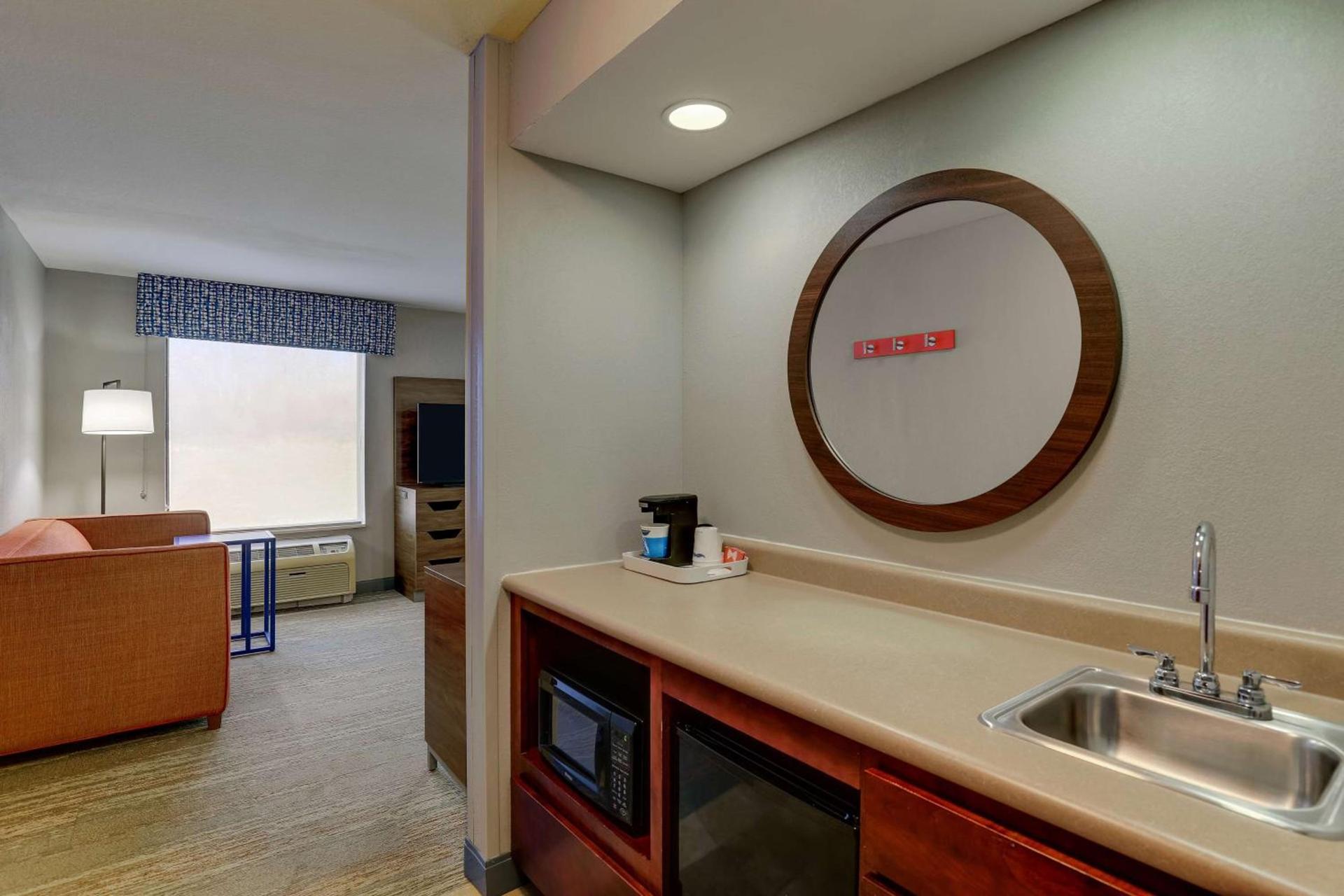 Hampton Inn & Suites St. Louis - Edwardsville photo 25
