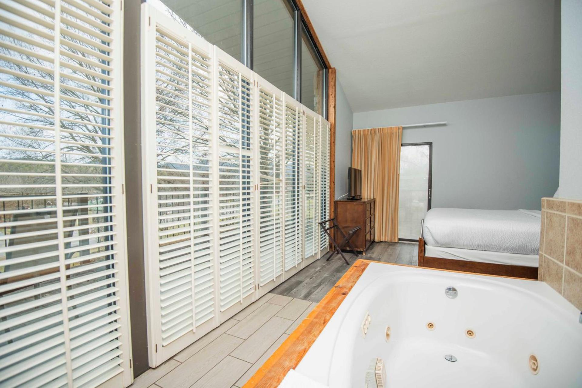 Tremont Lodge & Resort photo 88