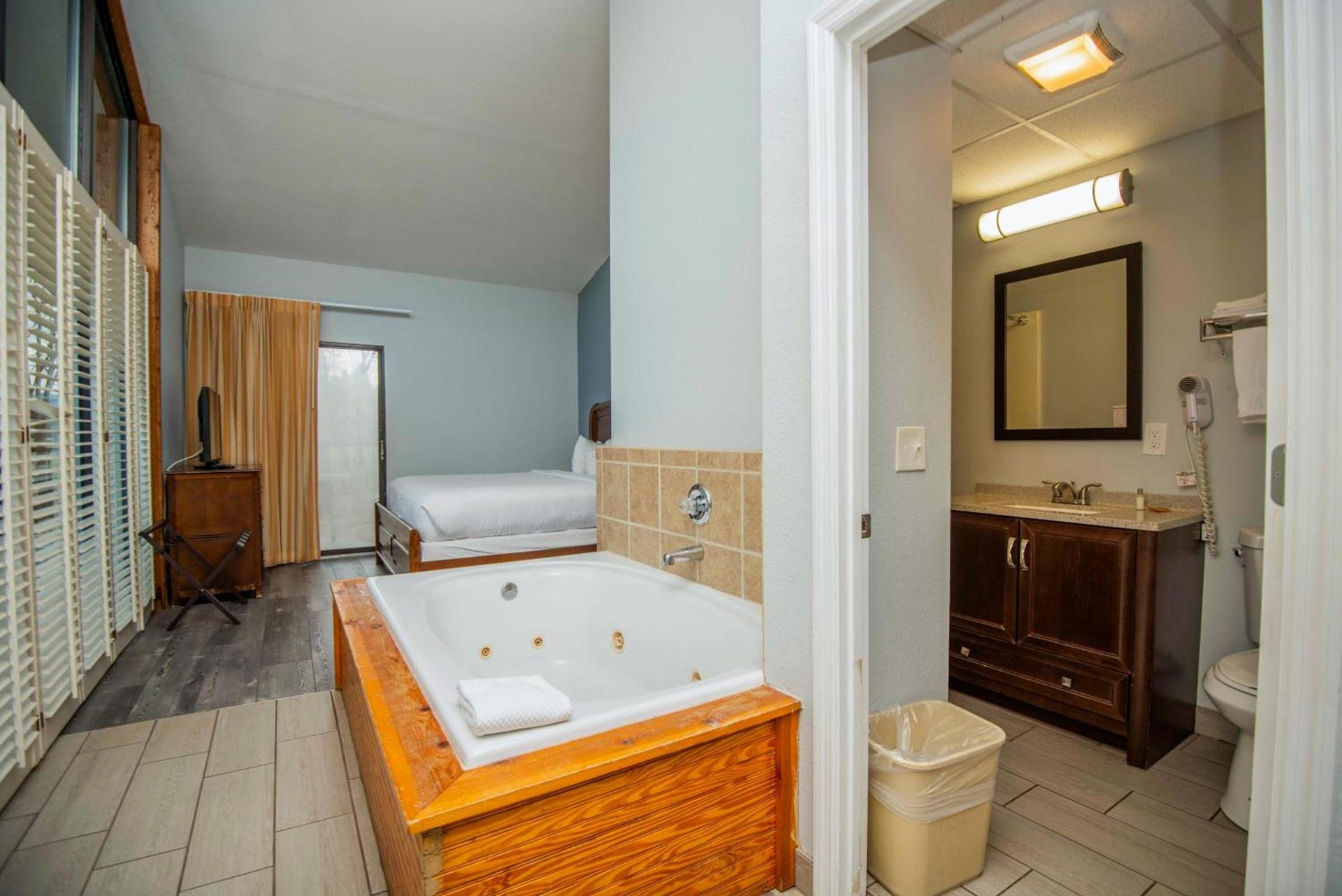 Tremont Lodge & Resort photo 90