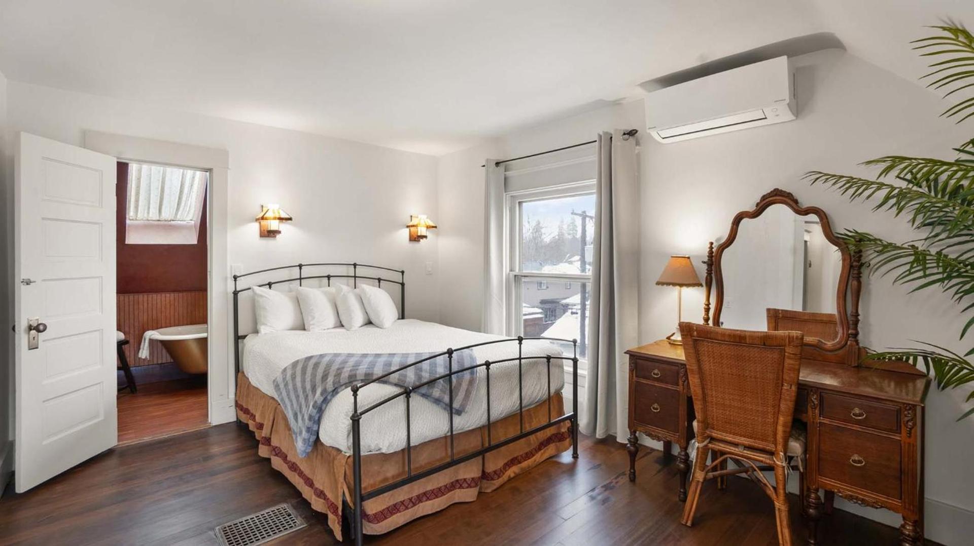 Greenbriar Inn photo 30
