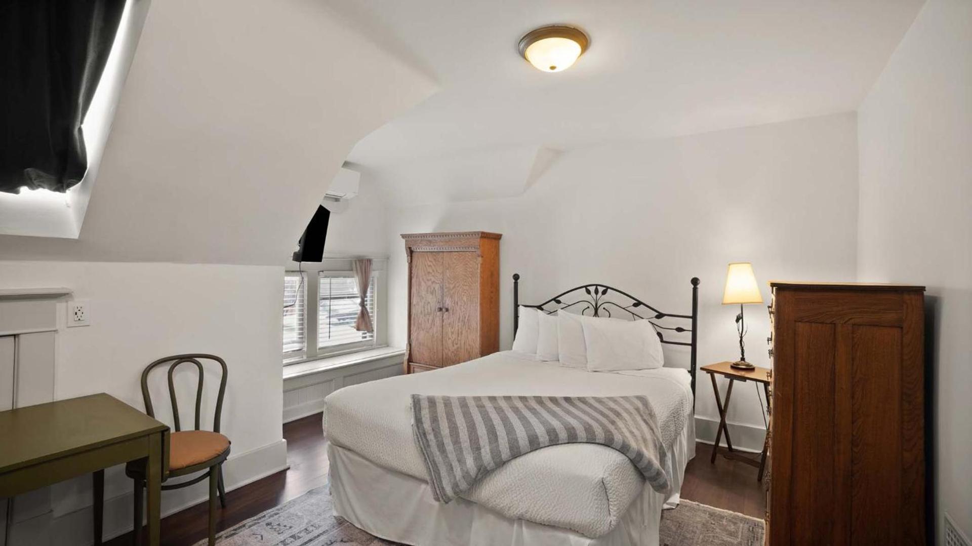 Greenbriar Inn photo 28