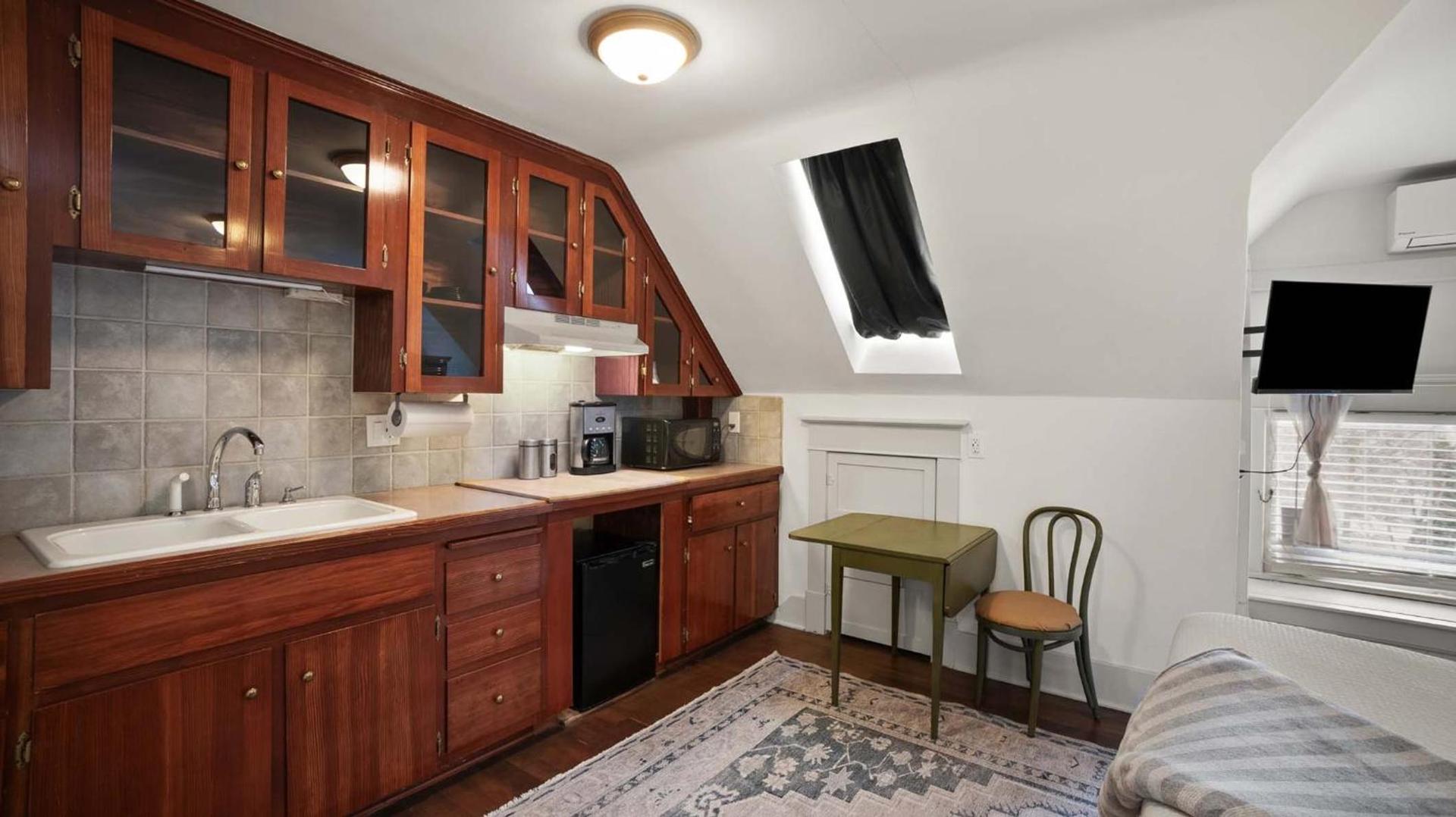 Greenbriar Inn photo 22