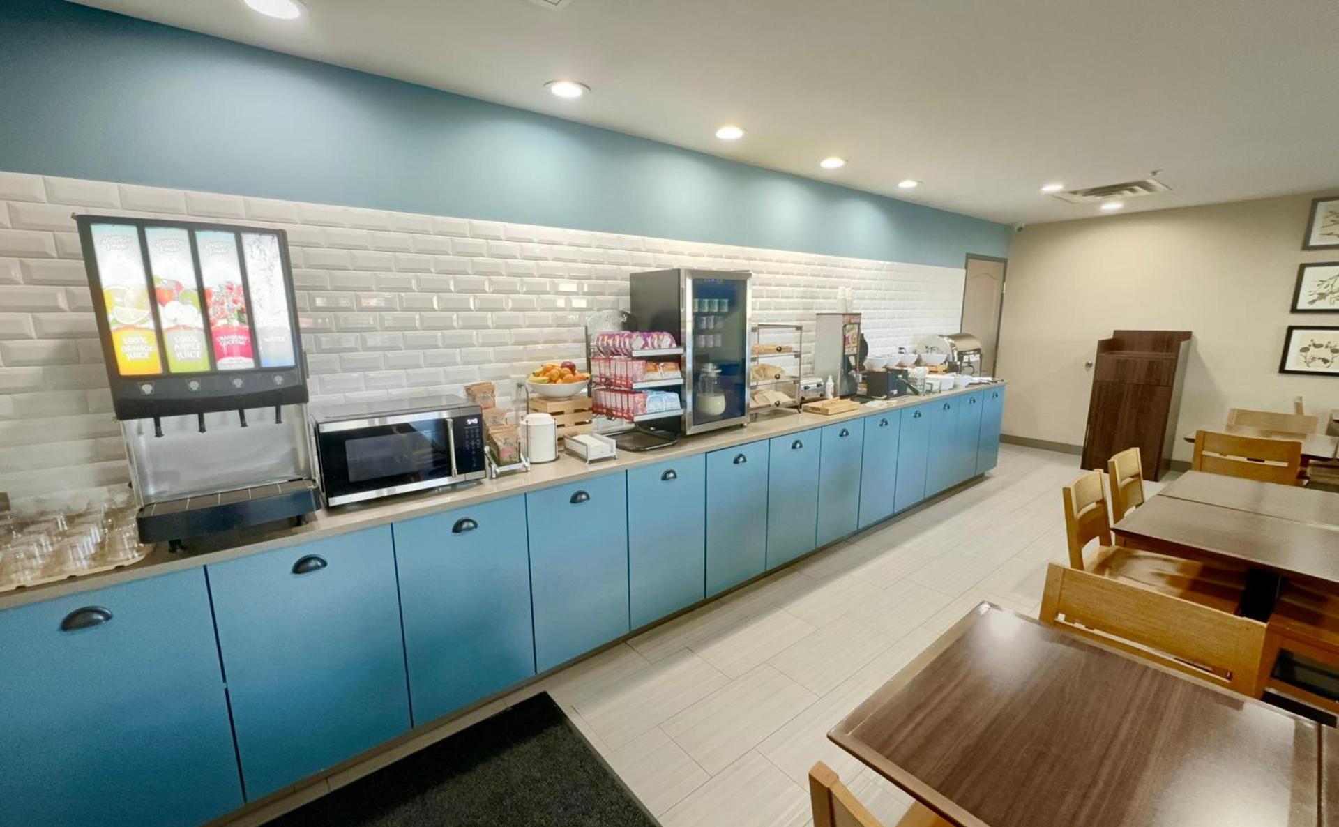 Country Inn & Suites by Radisson, Harrisonburg, VA photo 5