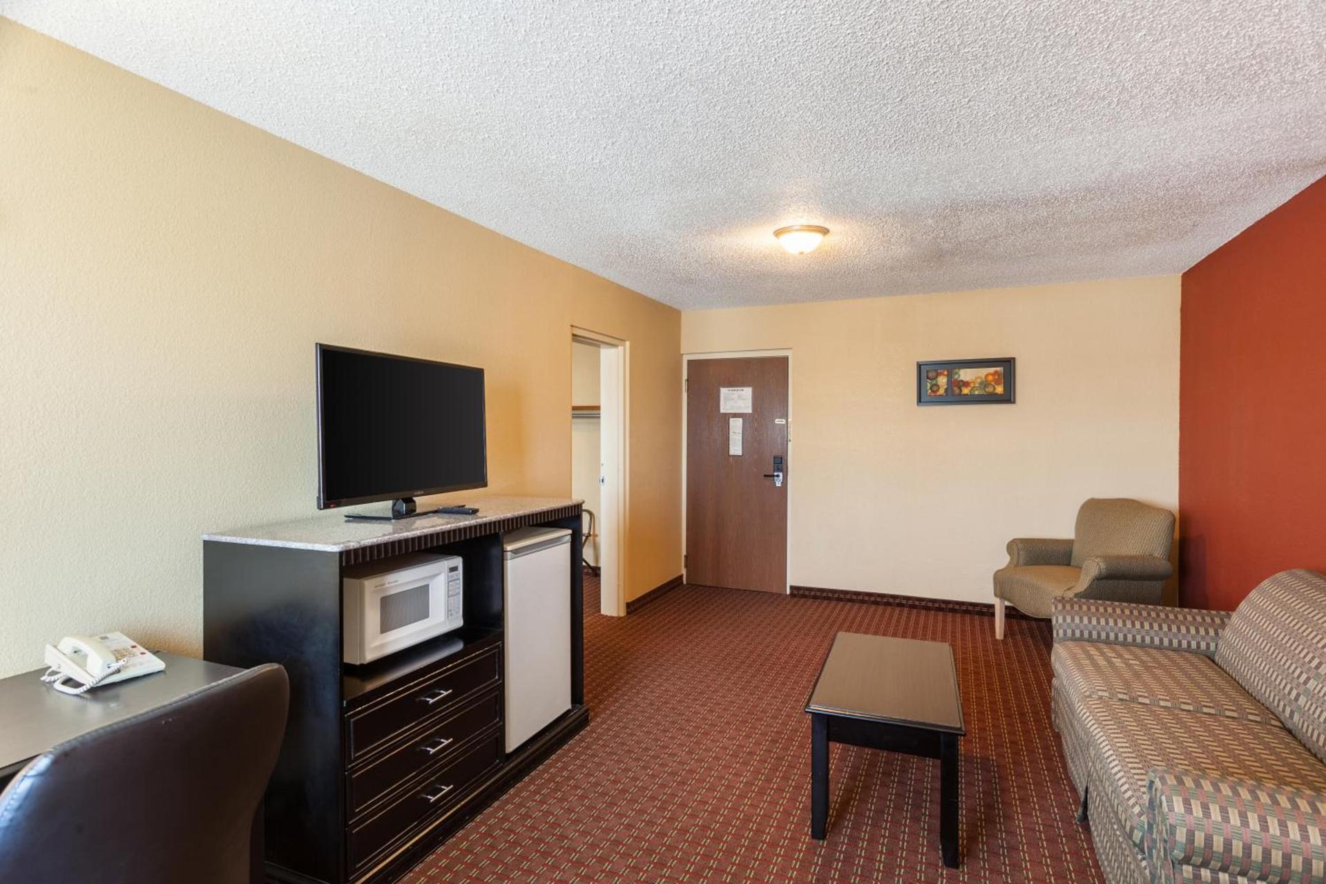 Quality Inn & Suites Lincoln South photo 35