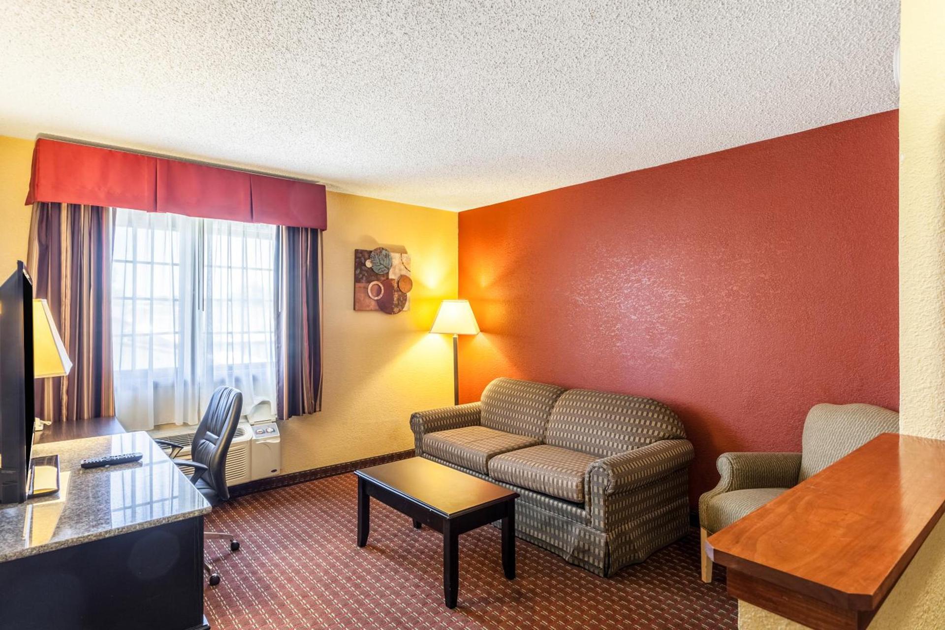 Quality Inn & Suites Lincoln South photo 37