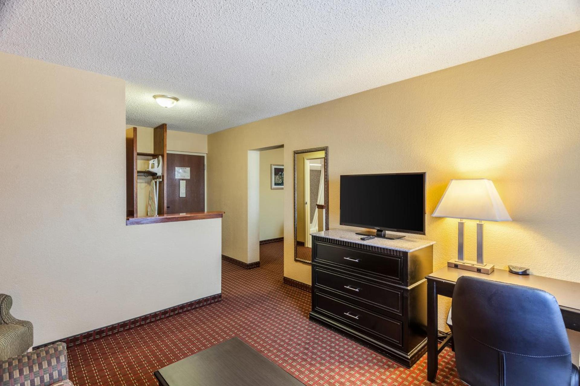 Quality Inn & Suites Lincoln South photo 39