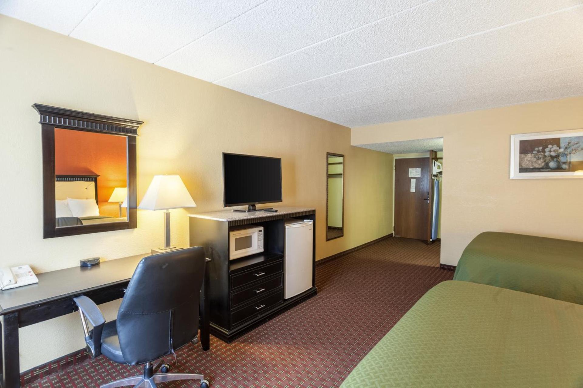 Quality Inn & Suites Lincoln South photo 41