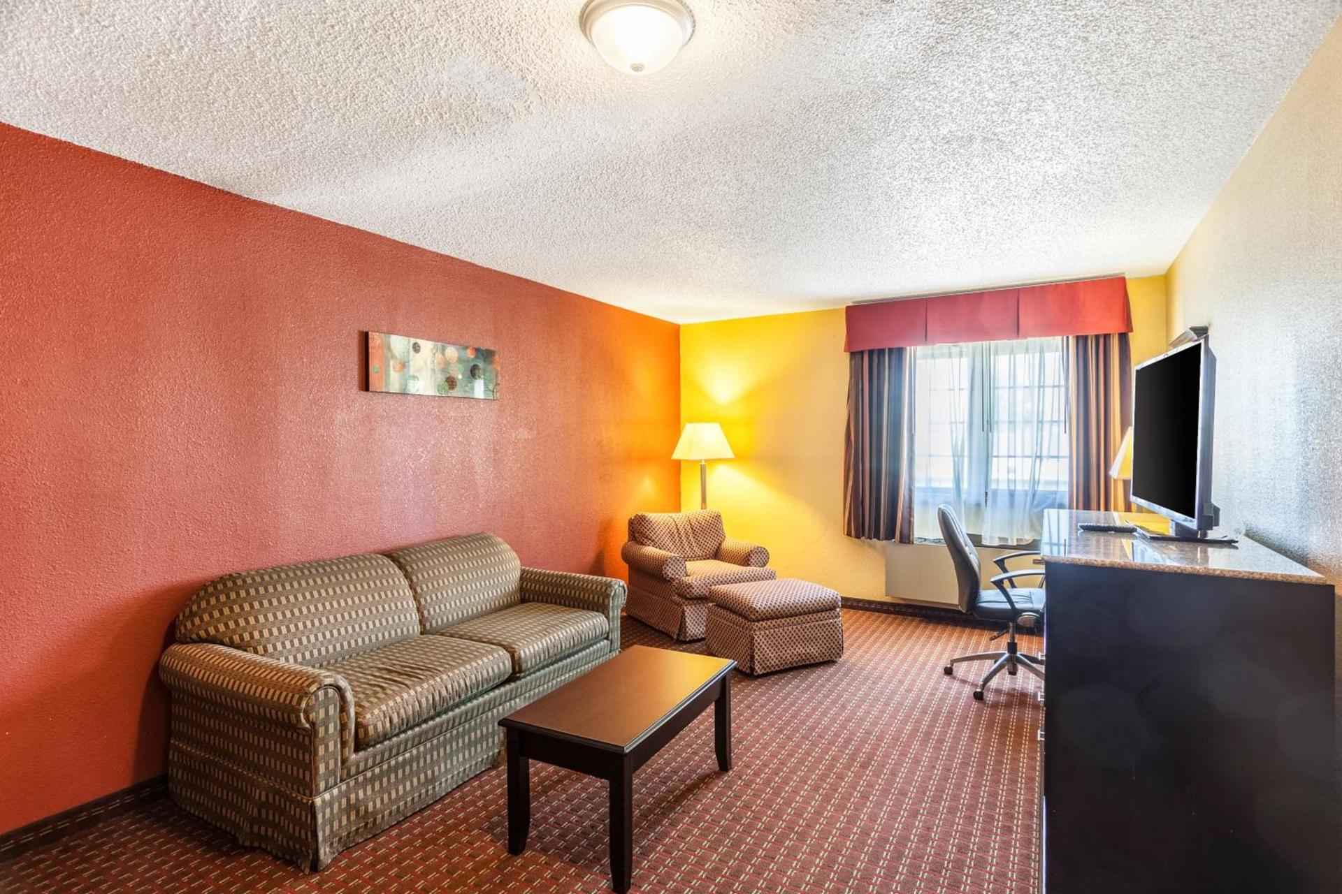 Quality Inn & Suites Lincoln South photo 42