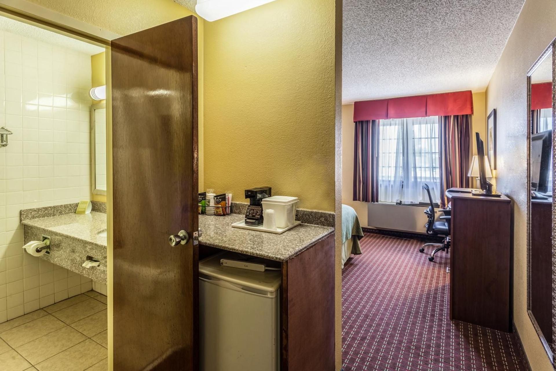 Quality Inn & Suites Lincoln South photo 46