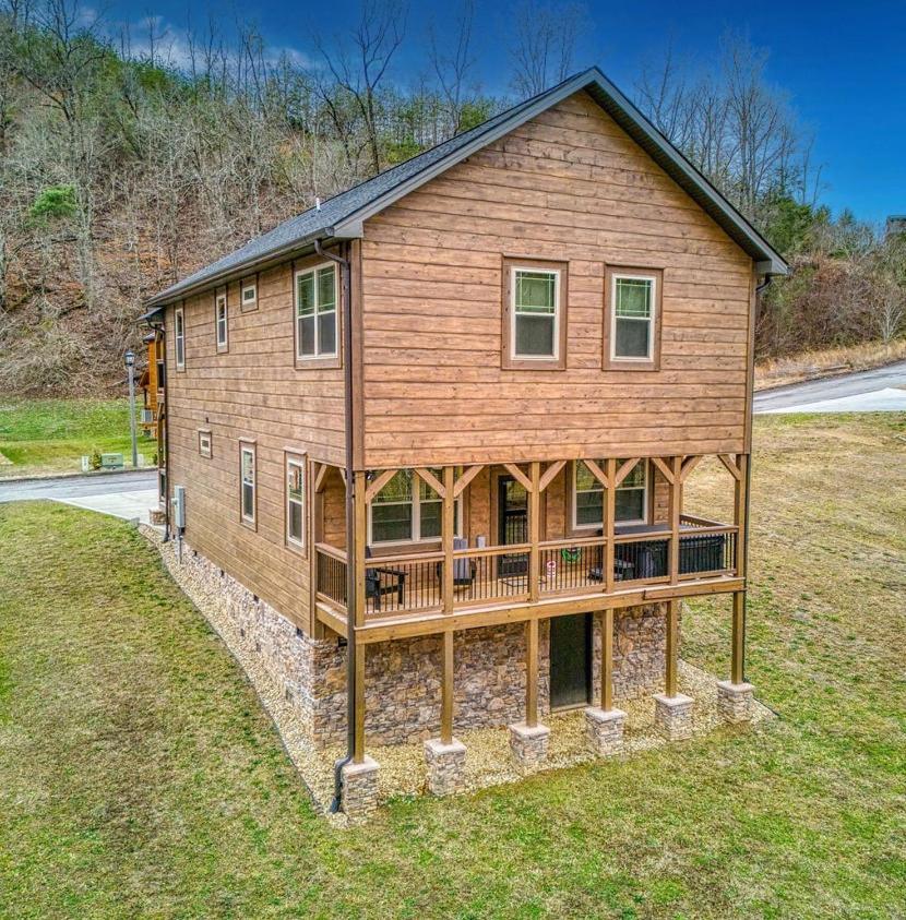 Creekside Lodge photo 1