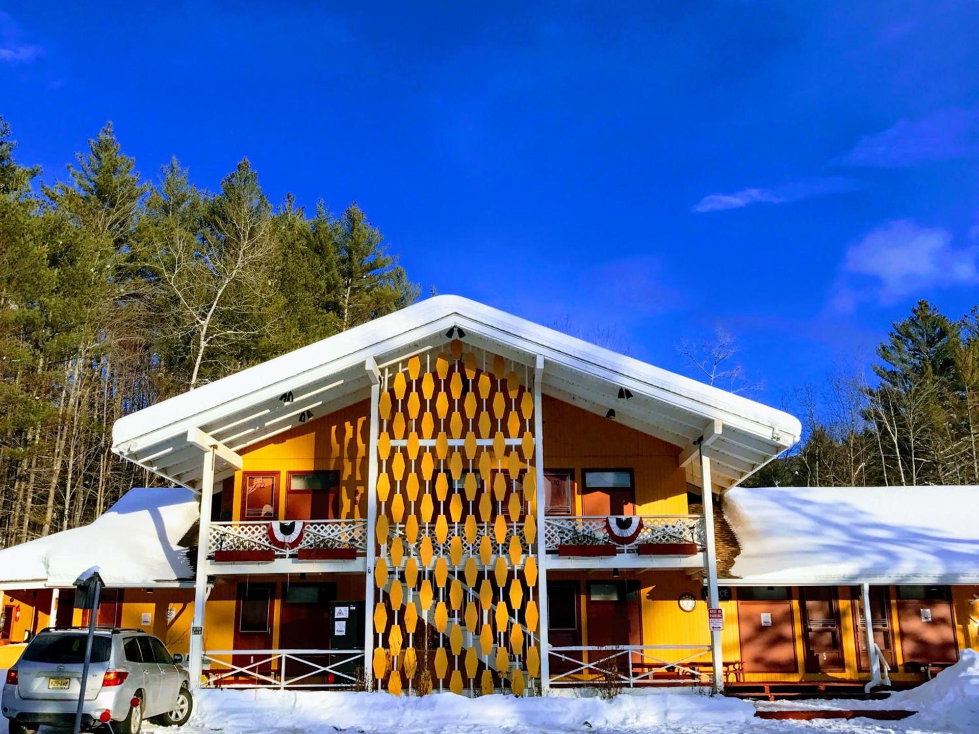 Snowdon Chalet Motel photo 1