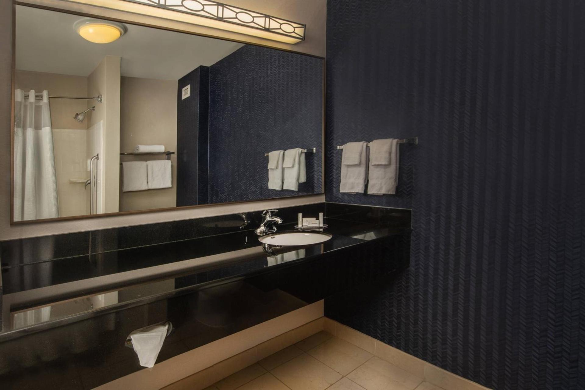 Fairfield Inn and Suites by Marriott Harrisonburg photo 17